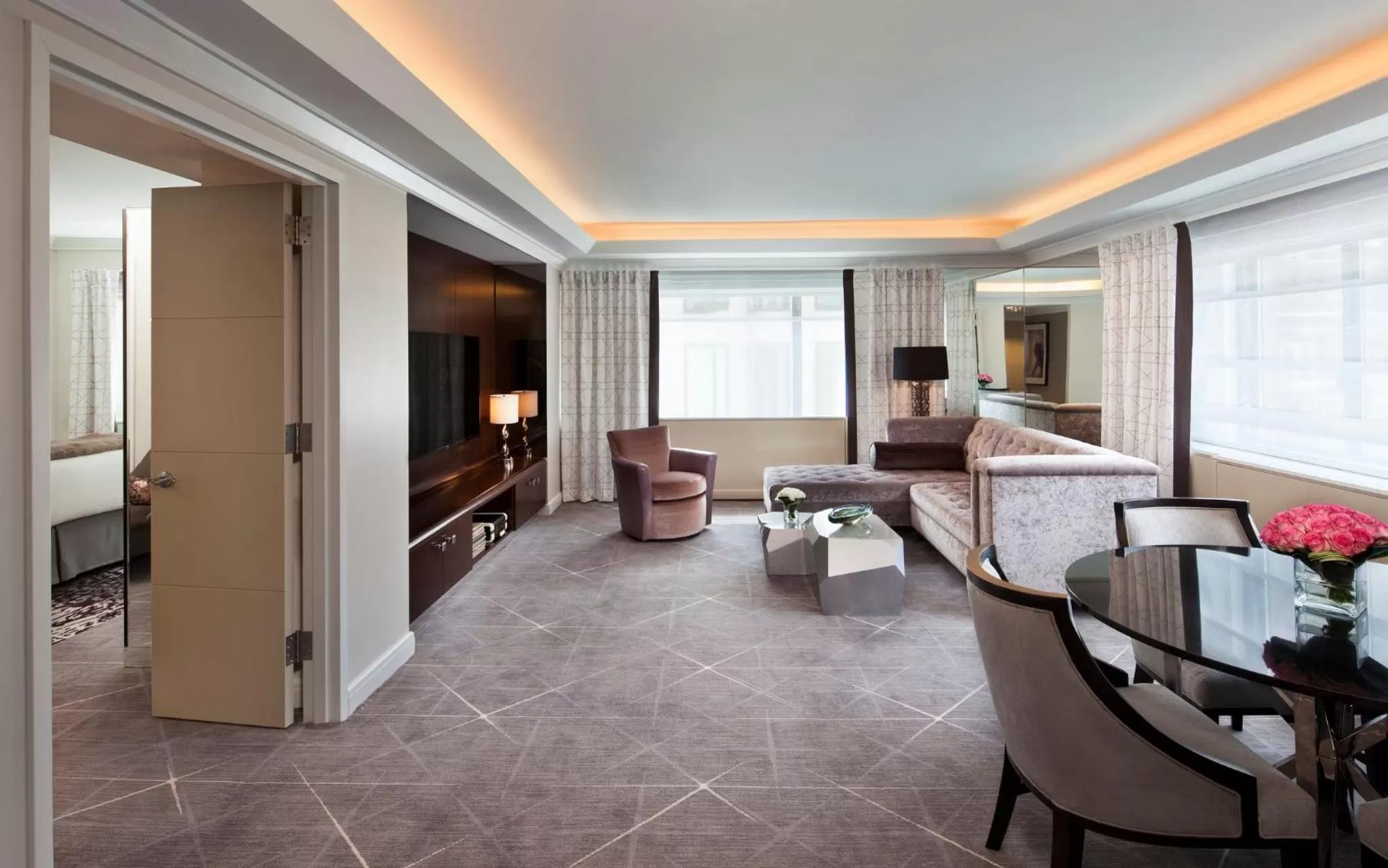 Photo of the whole room in Loews Regency New York Hotel