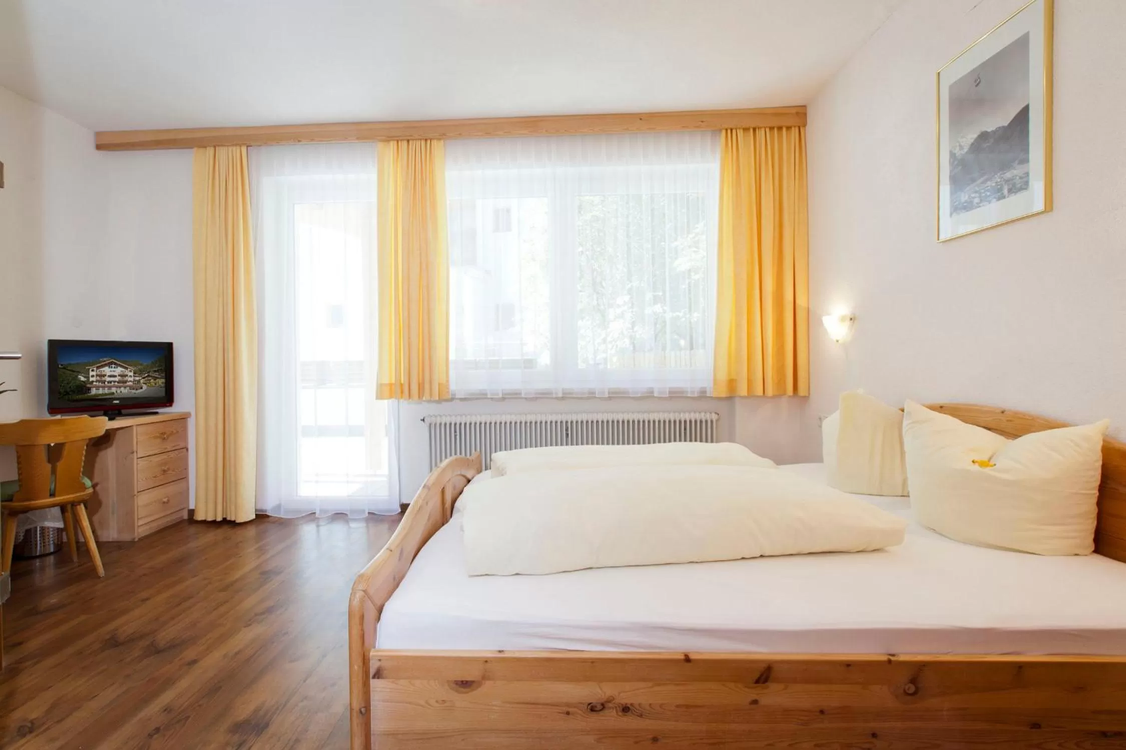 Bedroom, Bed in Pension Fuchs