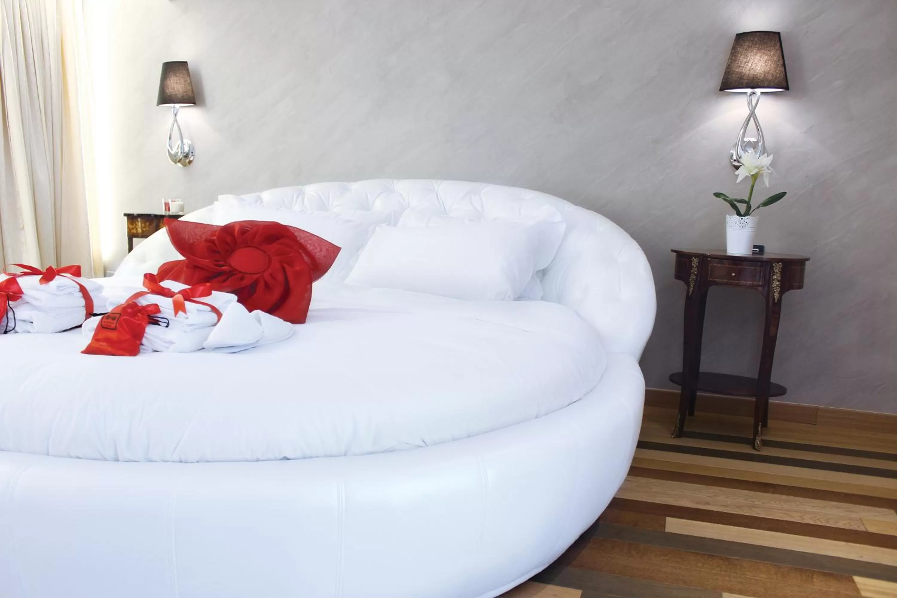 Decorative detail, Bed in Hub Navona