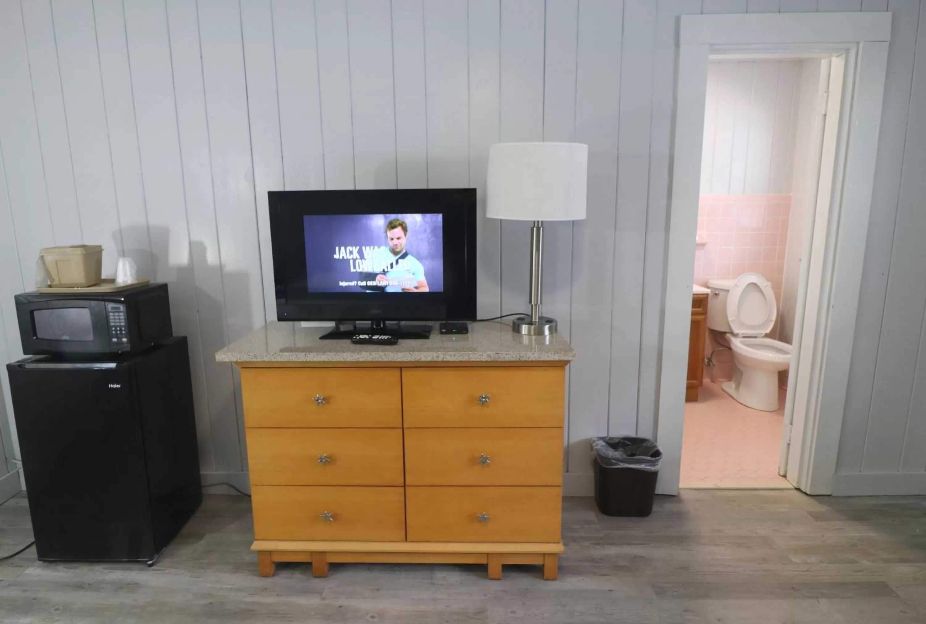 Queen Room with Two Queen Beds - Non-Smoking in Travelodge by Wyndham Gatlinburg