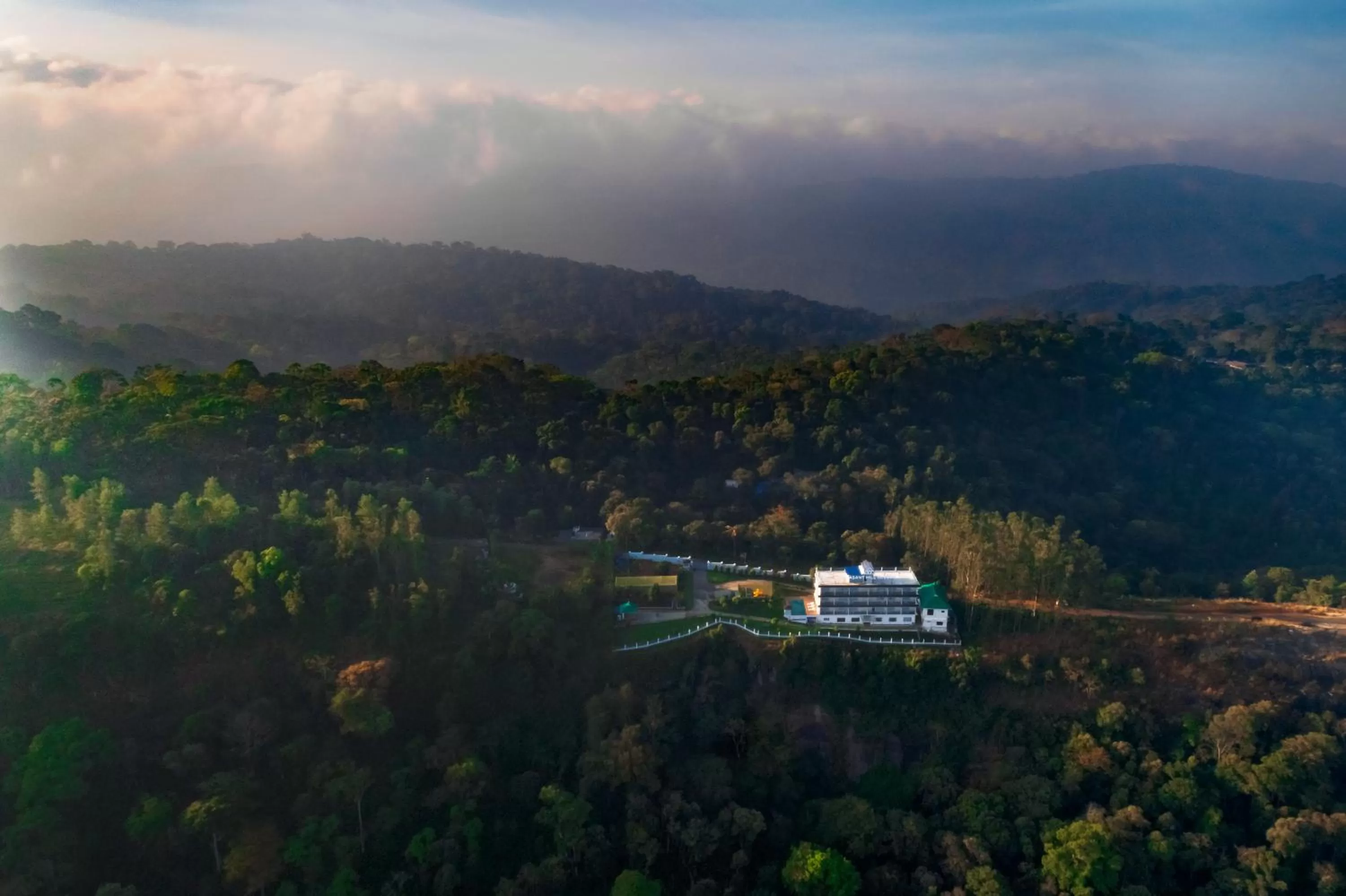 Bird's eye view, Bird's-eye View in Pleasant Hill Resort