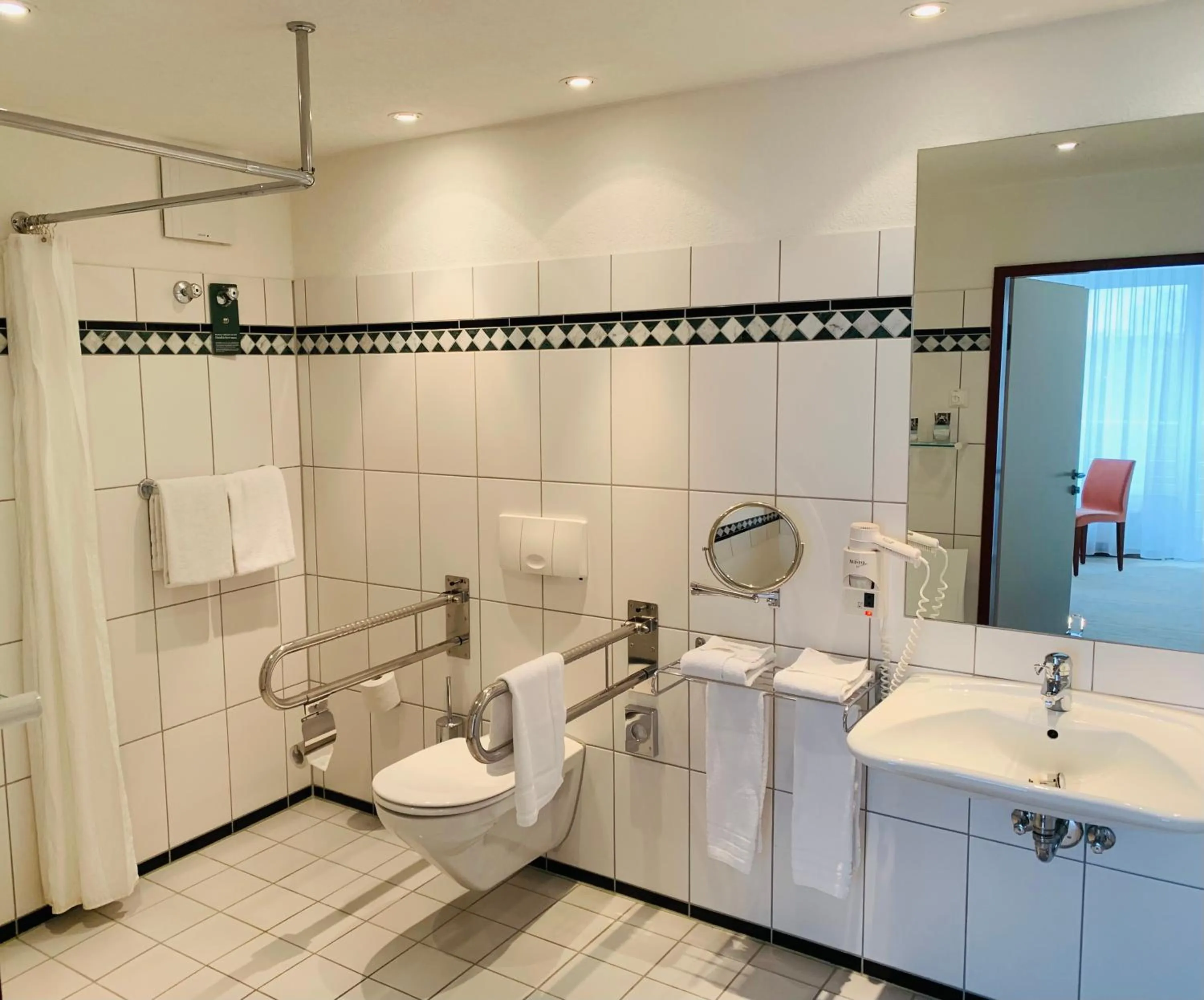 Shower in Mercure Hotel Riesa Dresden Elbland