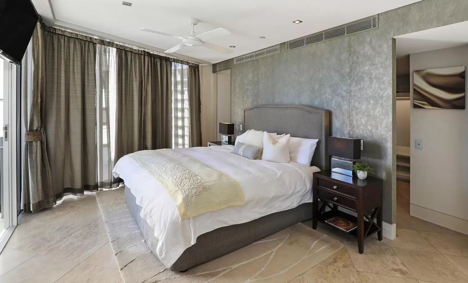 Bedroom, Bed in Oceans Mooloolaba