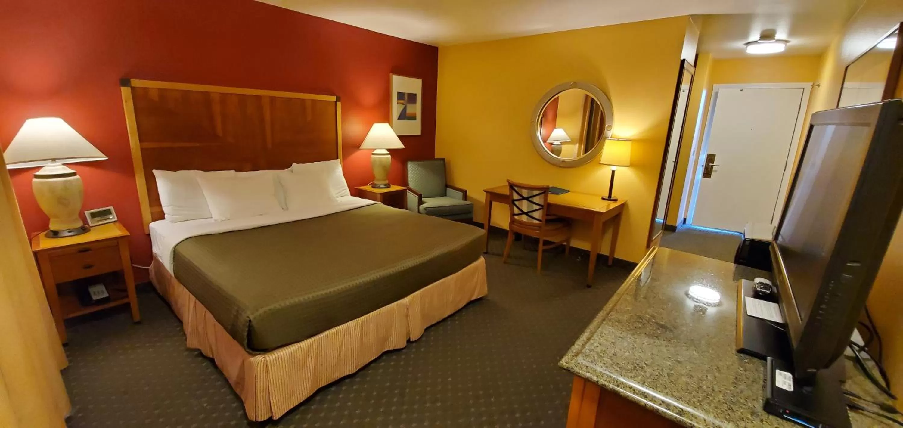 Photo of the whole room, Bed in Olympic View Inn