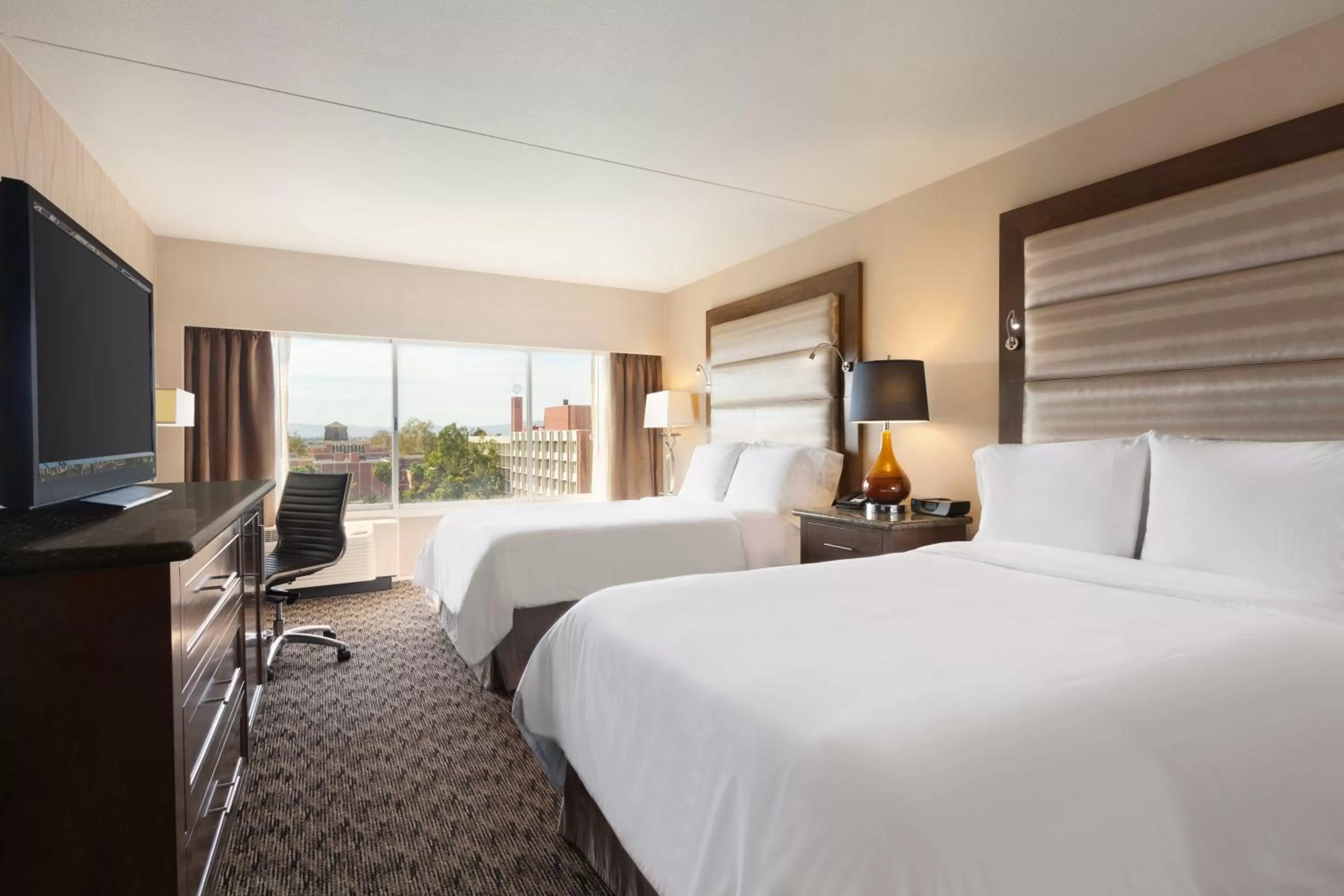 Sunrise, Bed in USC Hotel