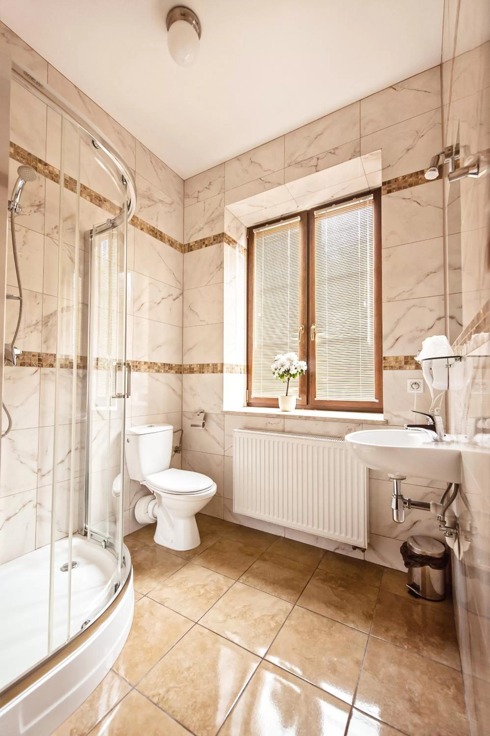 Shower in Hotel Willa Adriana