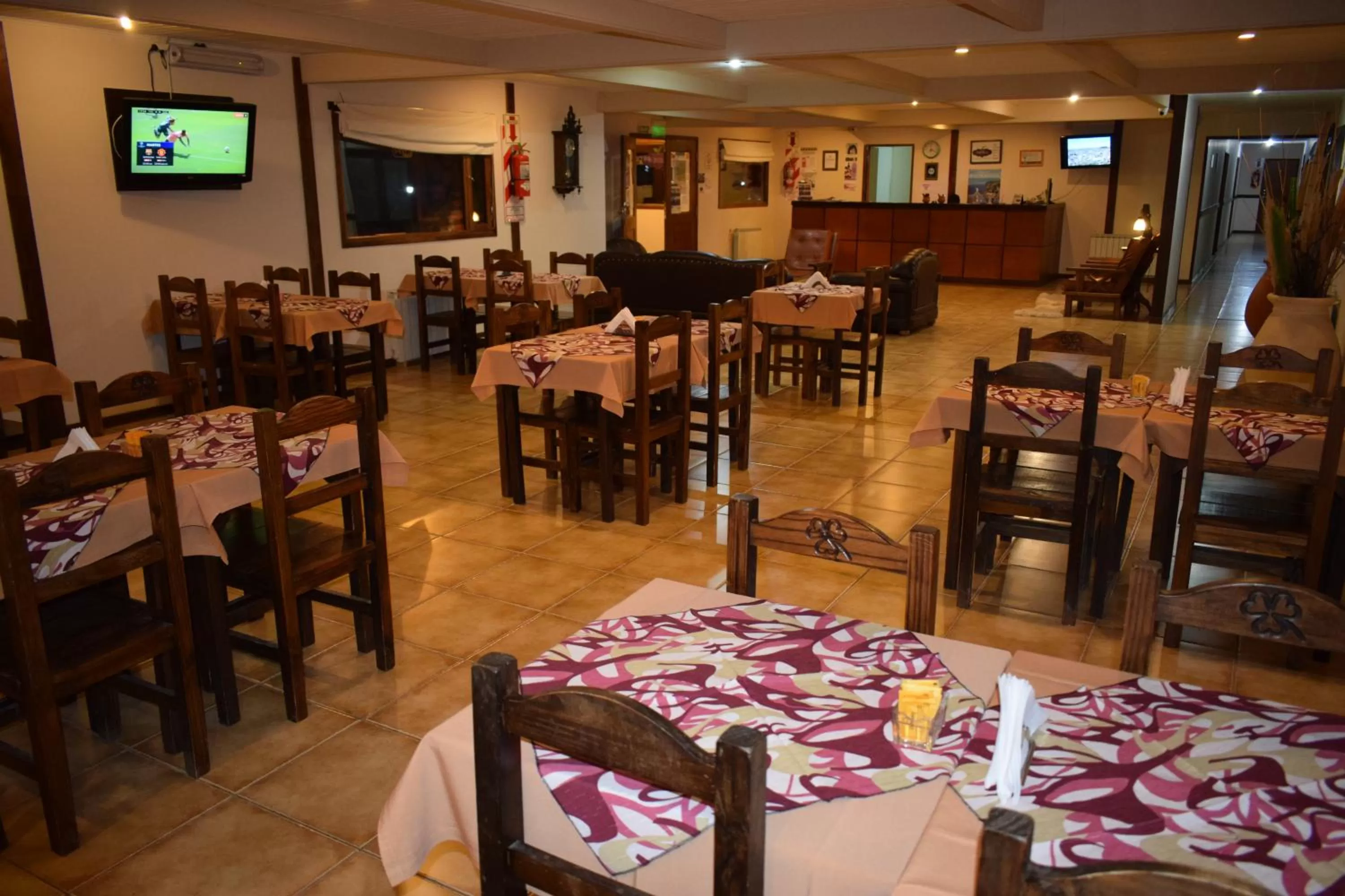 Restaurant/Places to Eat in Hotel Mora