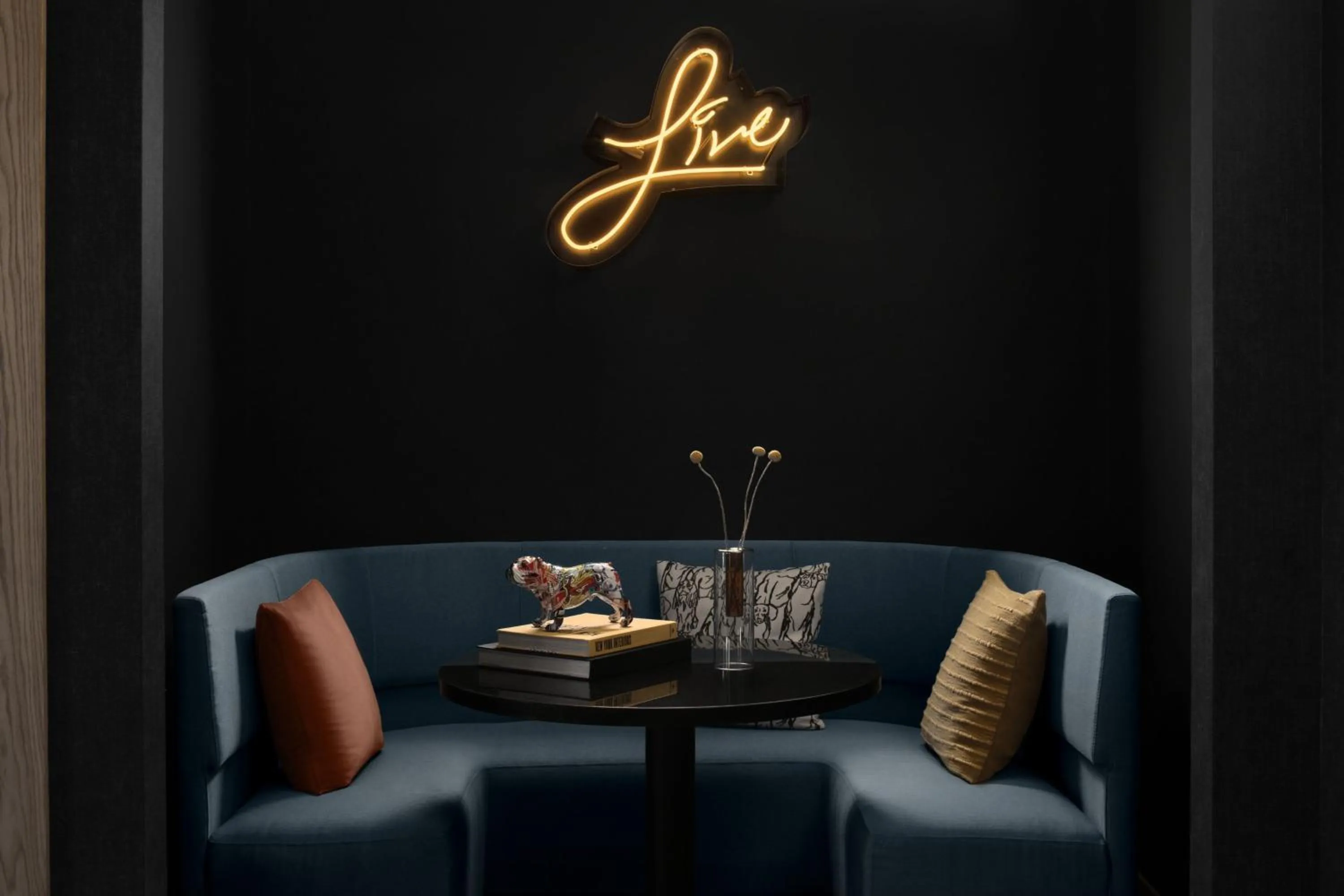 Lounge or bar in Aloft New York Chelsea