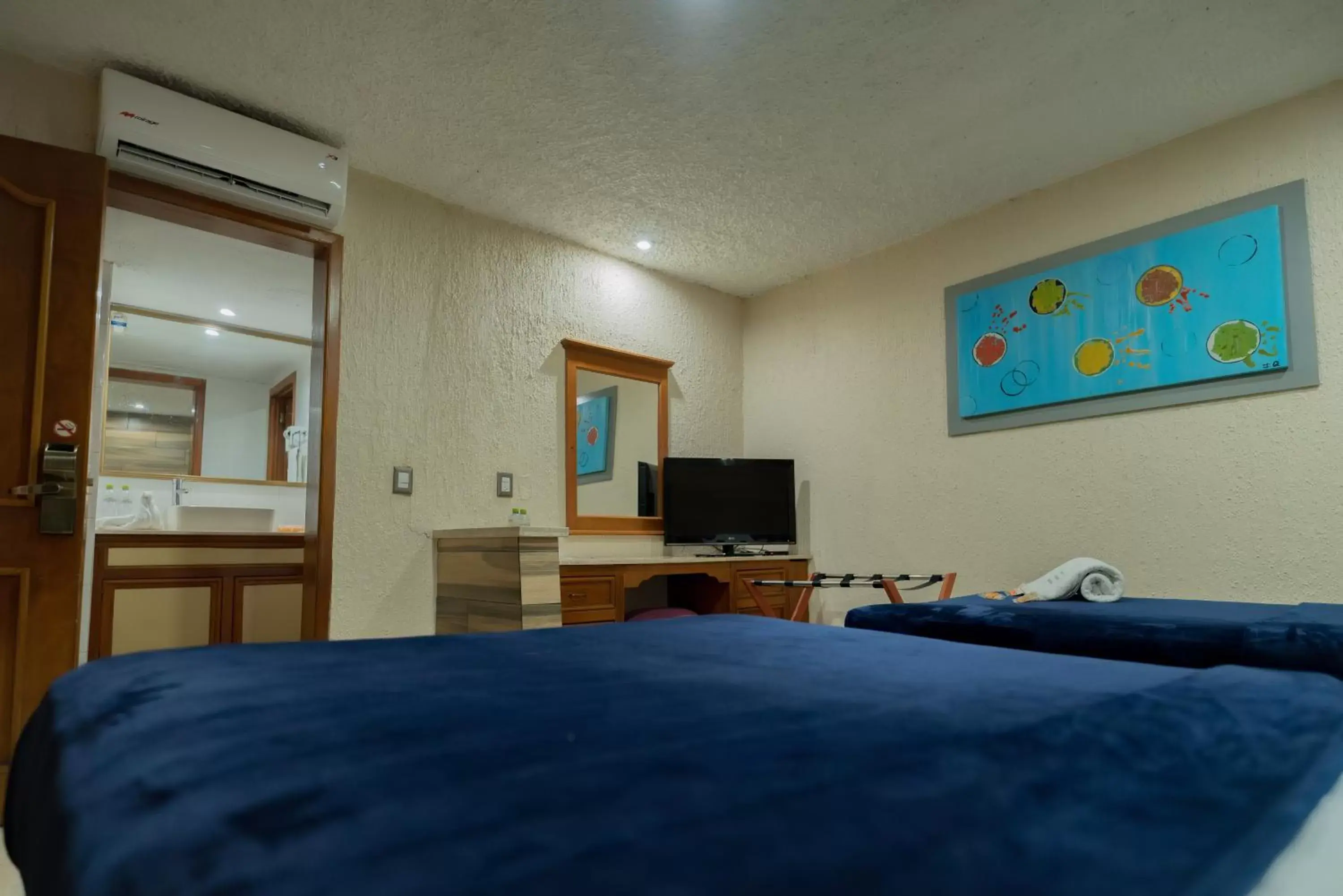 Quadruple Room in Hotel Santiago De Compostela - Guadalajara Centro Historico Quadruple Room in Hotel Santiago De Compostela - Guadalajara Centro Historico