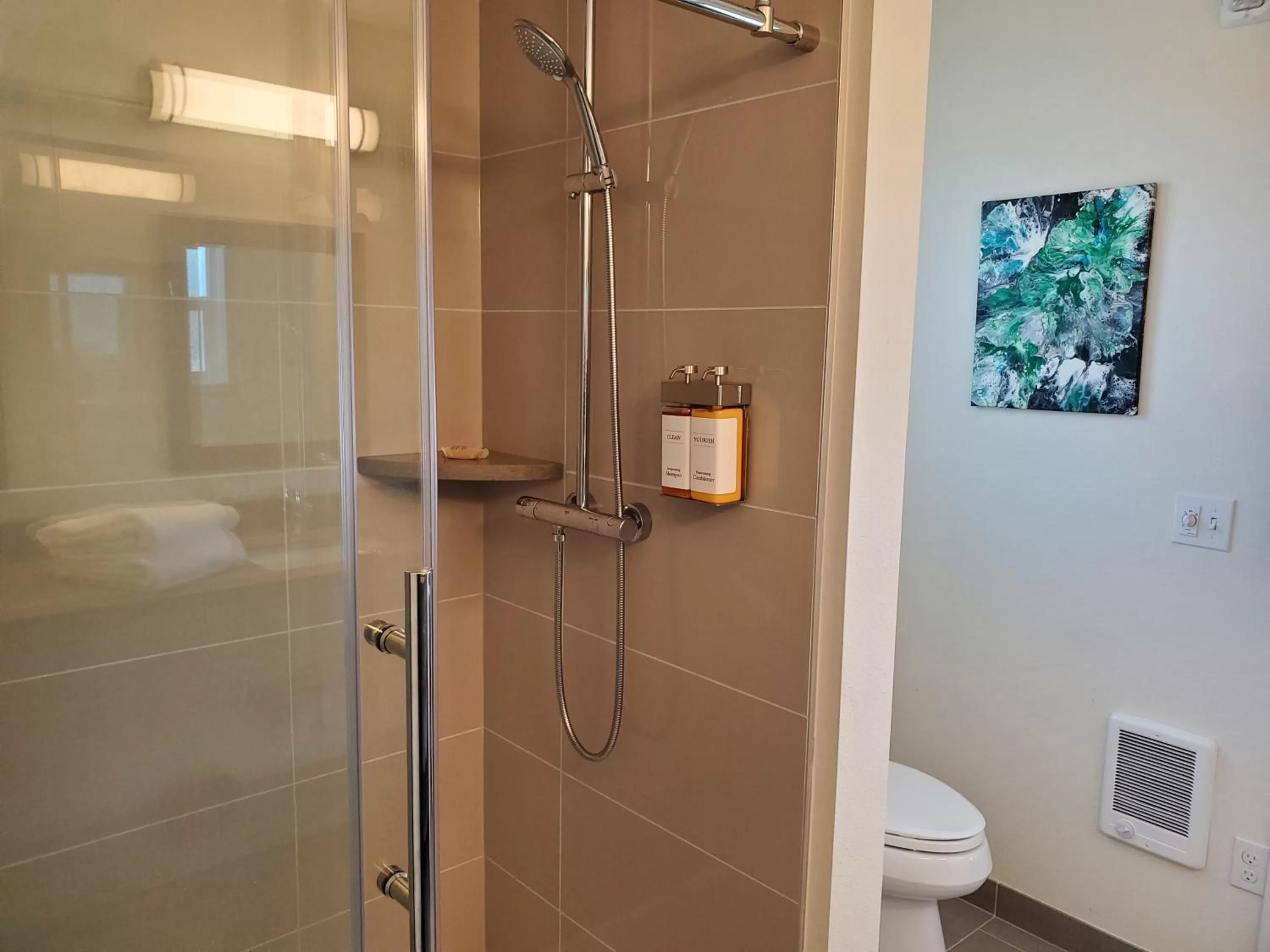 Shower in Moonstone Beach Motel