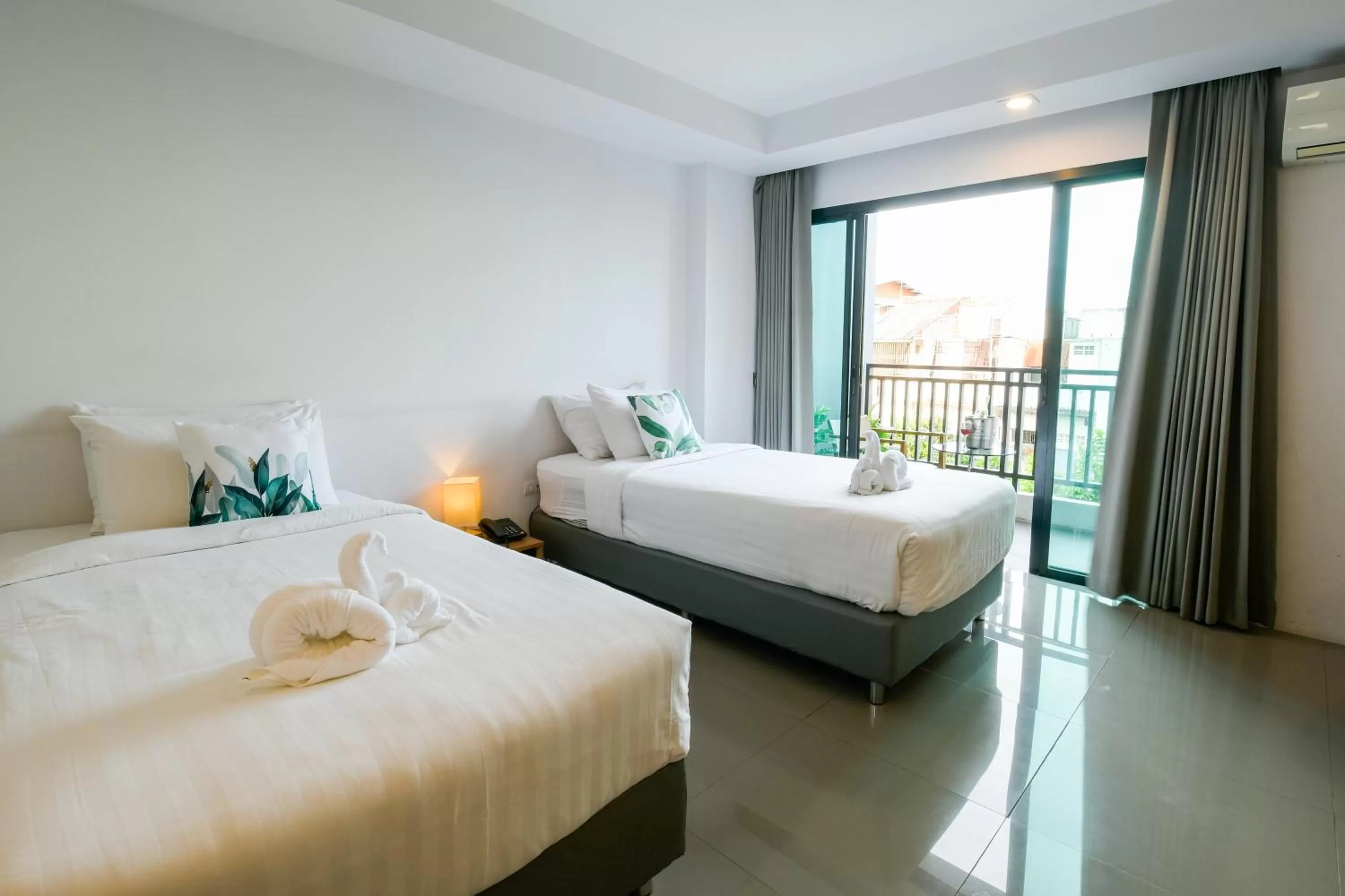 Bed in We Grand Ever 9