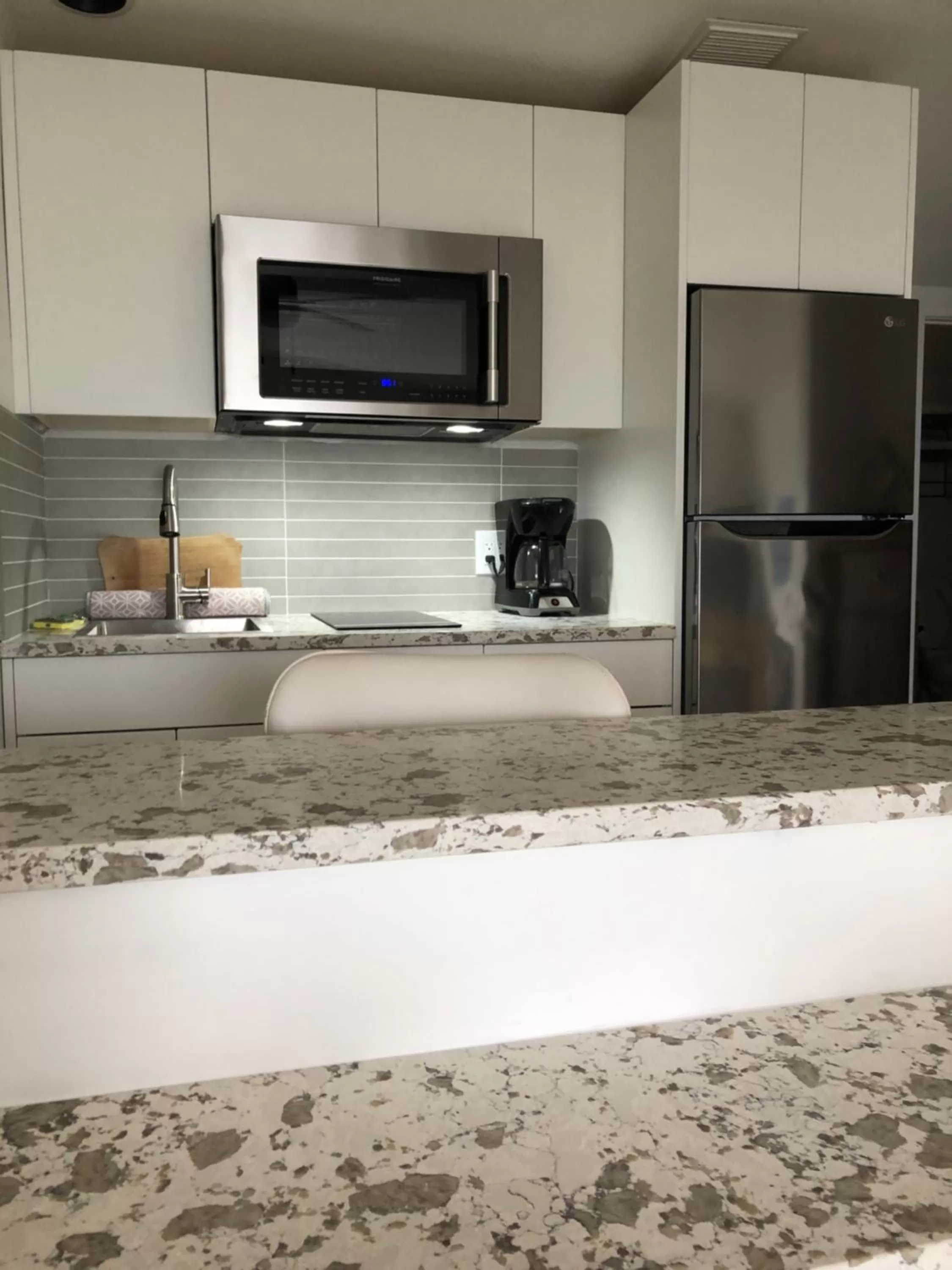 Kitchen or kitchenette in Qualicum Breeze Beach Resort