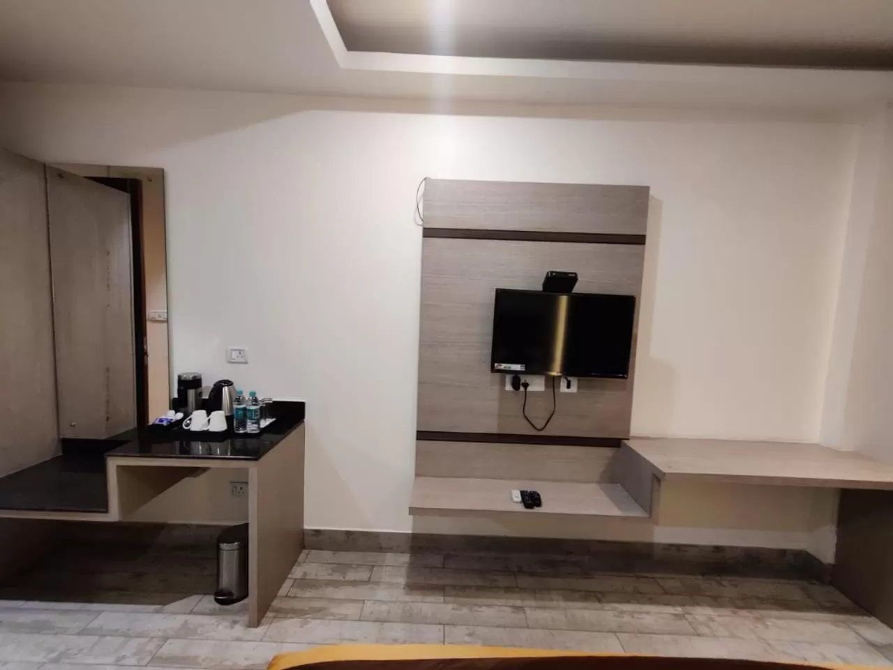 Coffee/tea facilities, TV/Entertainment Center in Hotel D SilverLeaf