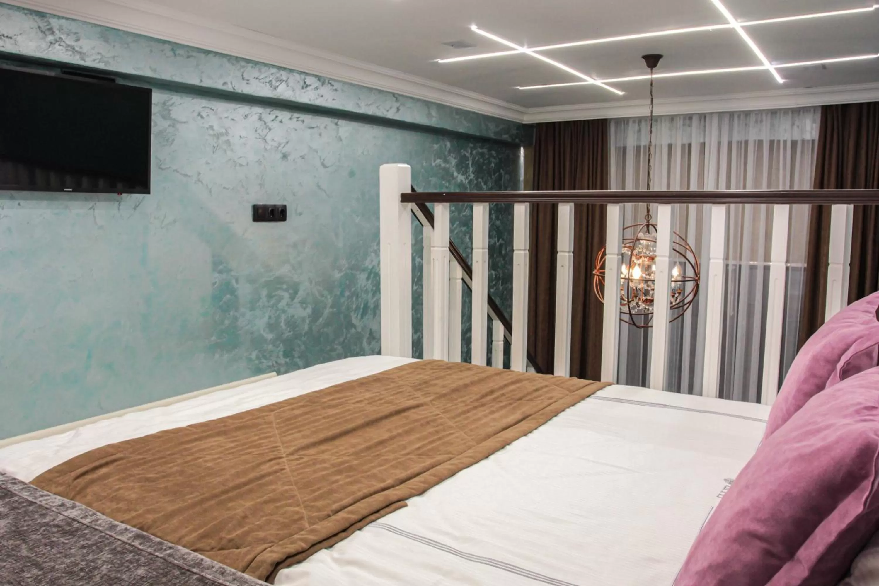 Bed in E-lite& Meatador