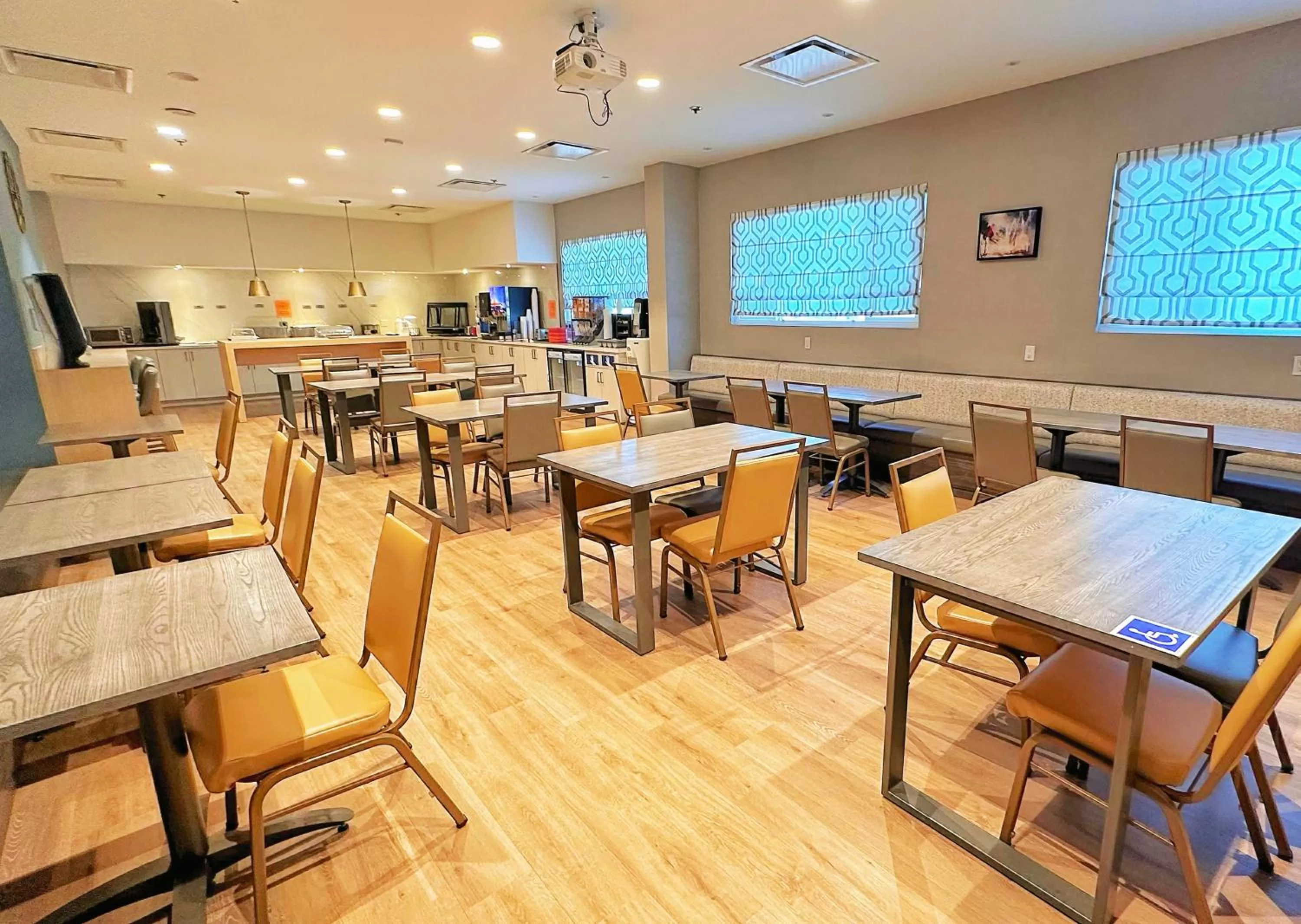 Breakfast in Lincoln Hotel Monterey Park Los Angeles