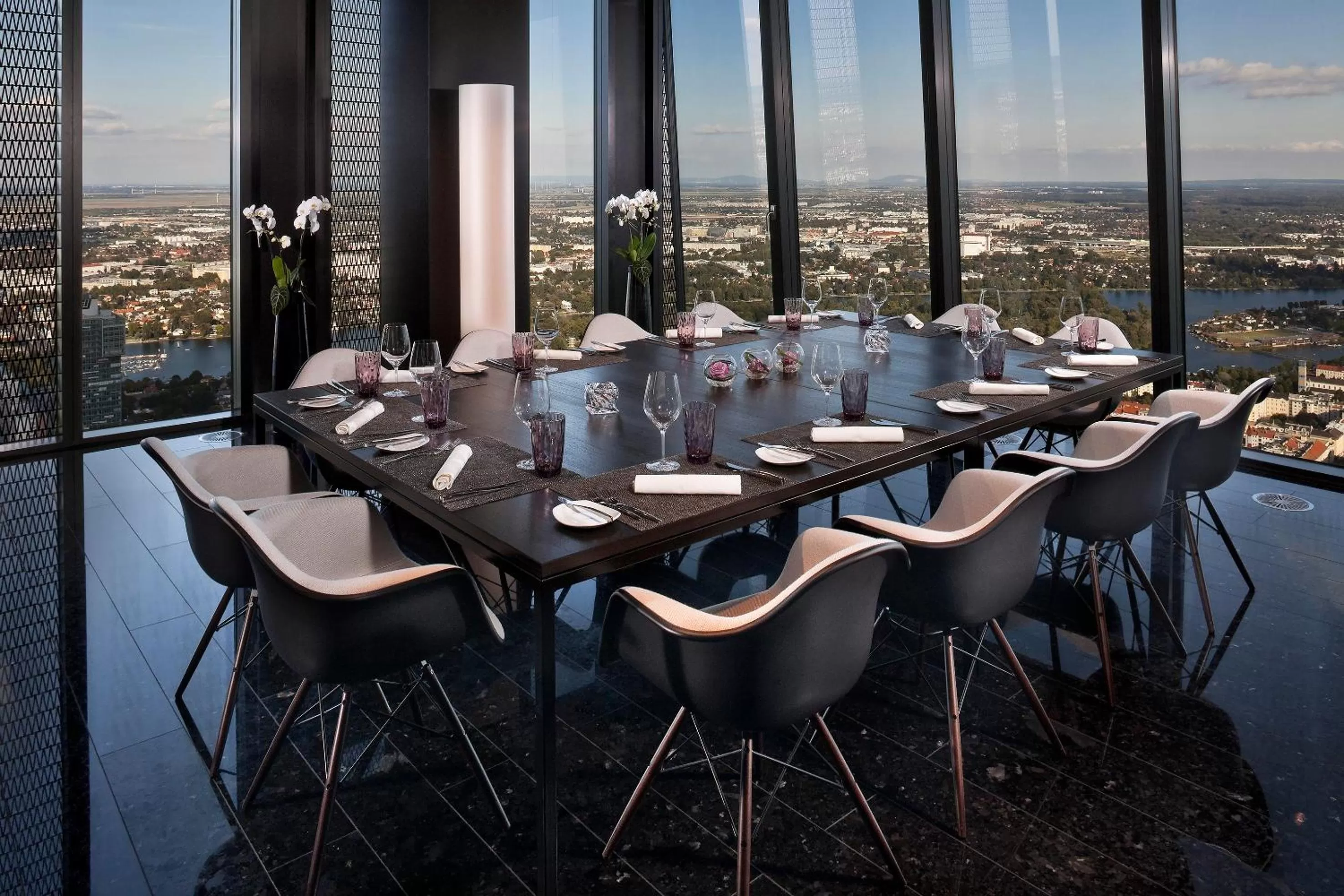 Restaurant/places to eat in Melia Vienna