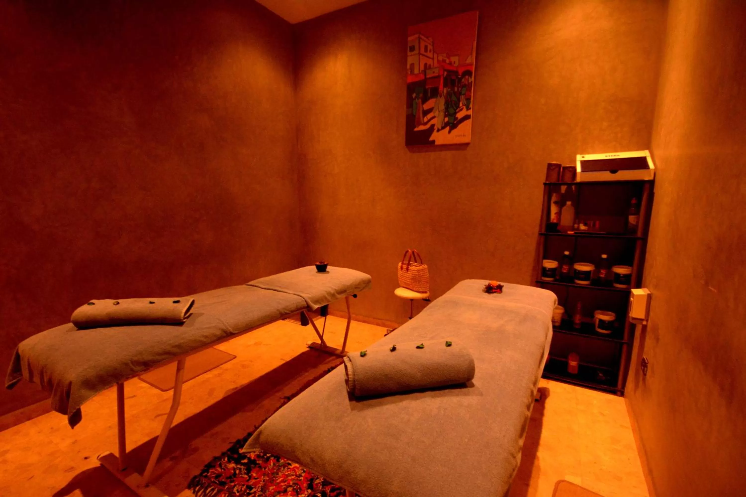 Massage in Oasis Hotel & Spa
