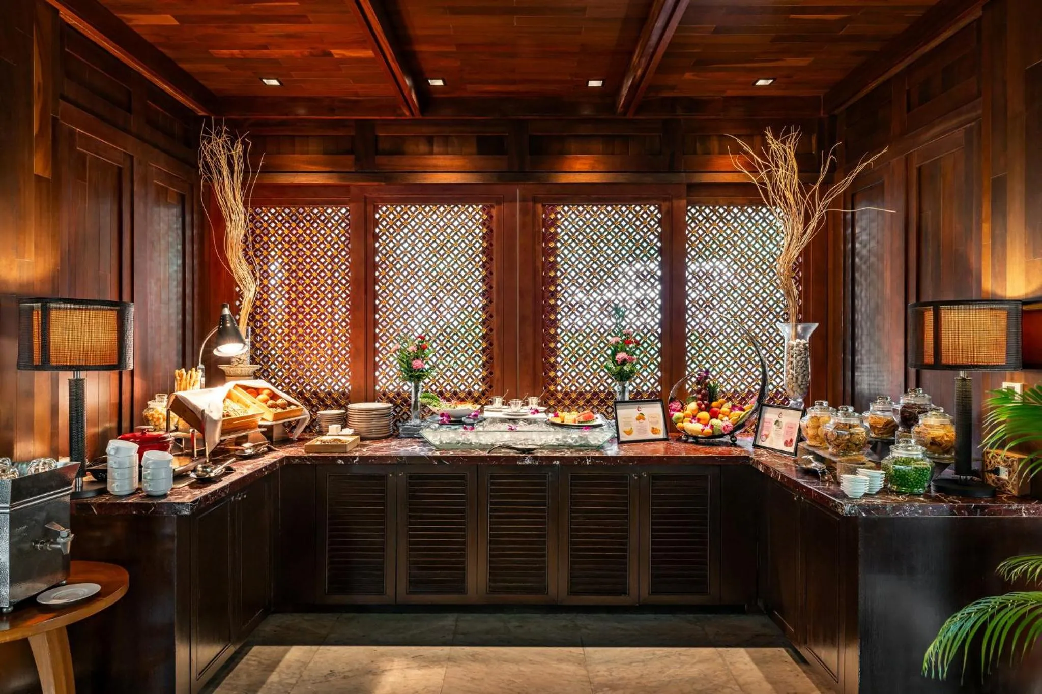 Lounge or bar in Centara Grand Beach Resort Phuket