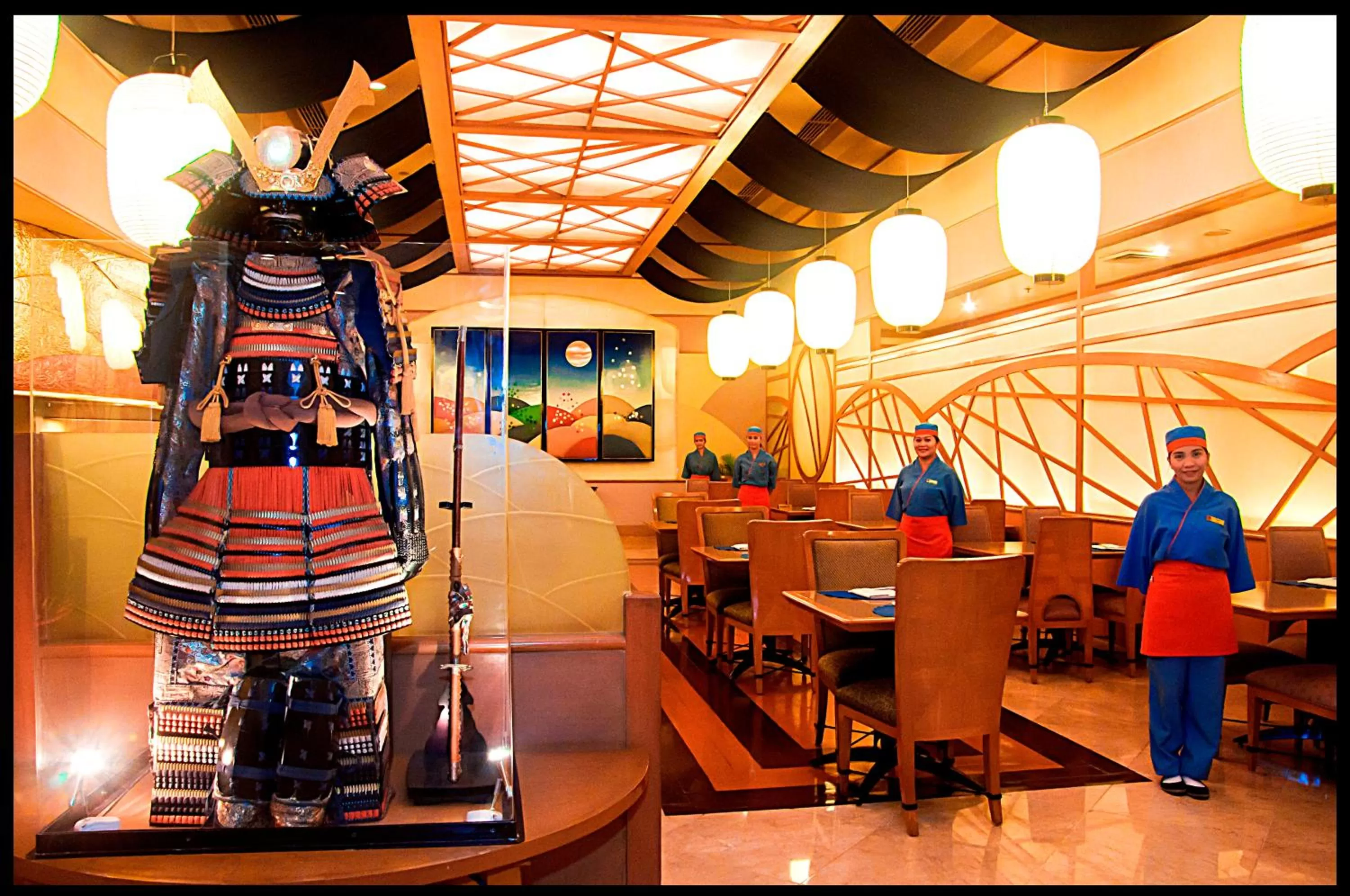 Restaurant/places to eat in Century Park Hotel