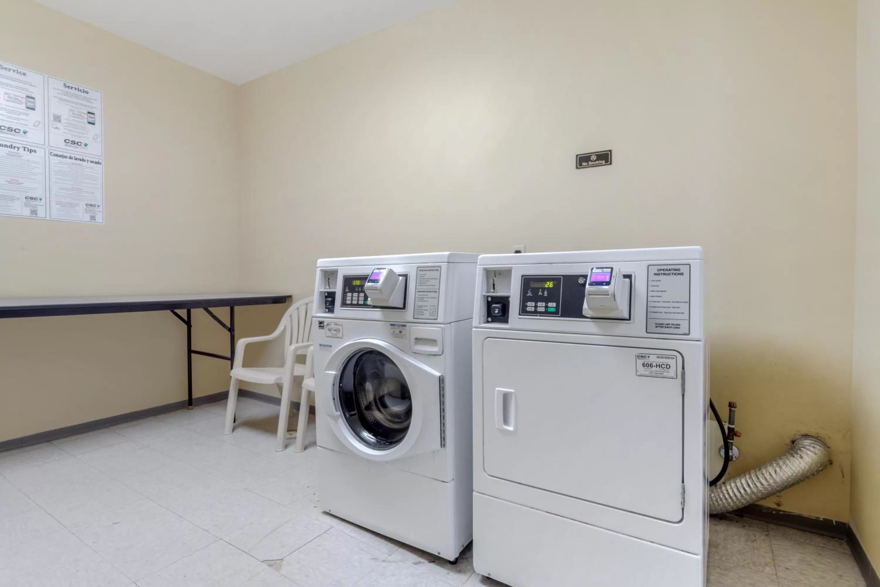 laundry in Comfort Suites La Porte - Baytown