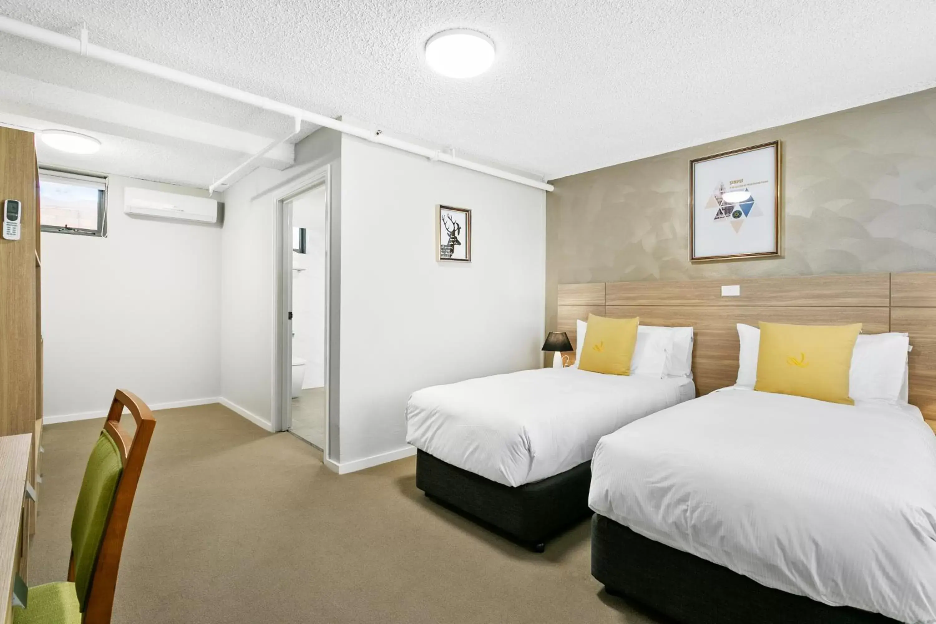 Superior Twin Room in Quality Inn Sunshine Haberfield Superior Twin Room in Quality Inn Sunshine Haberfield