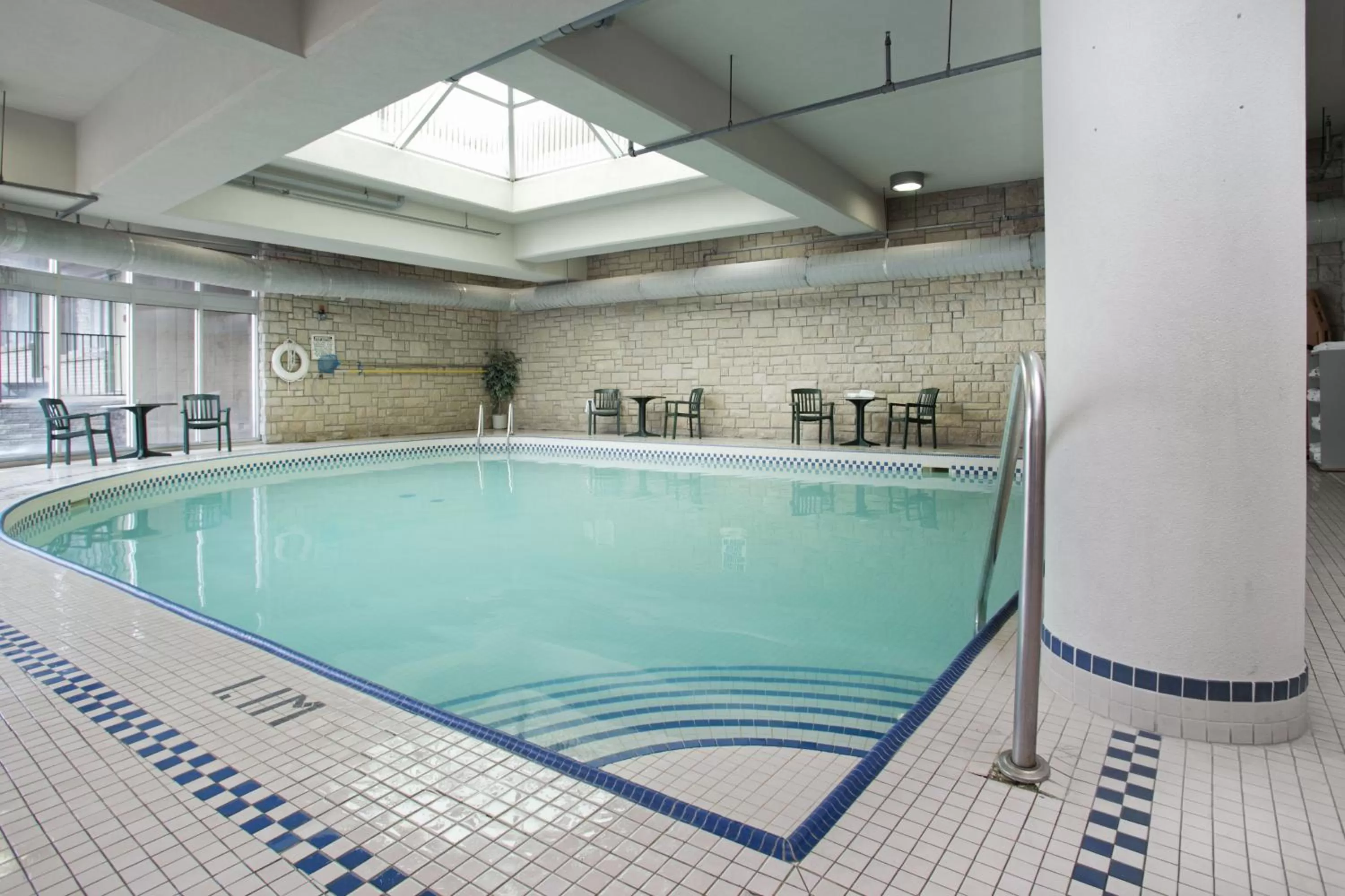 Swimming pool in The Falls Hotel & Inn