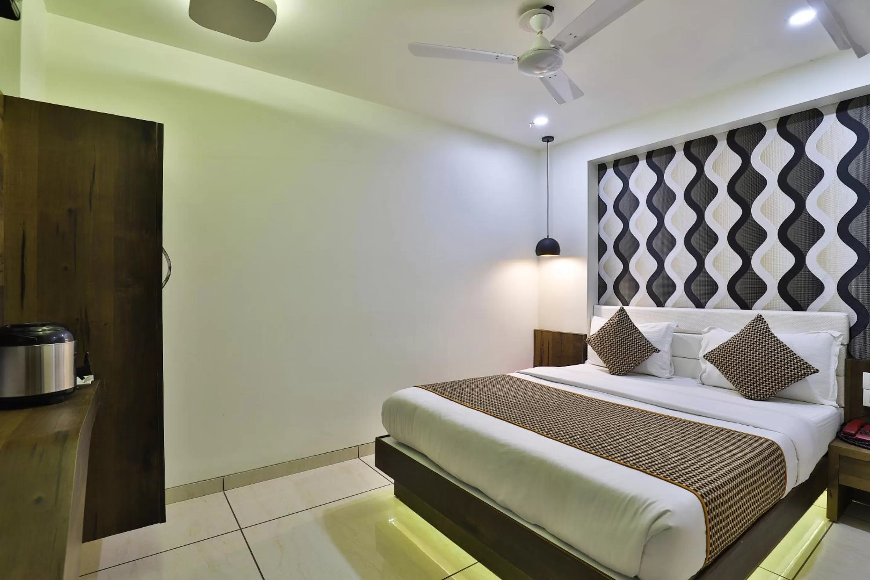 Bedroom, Bed in Hotel Pearl