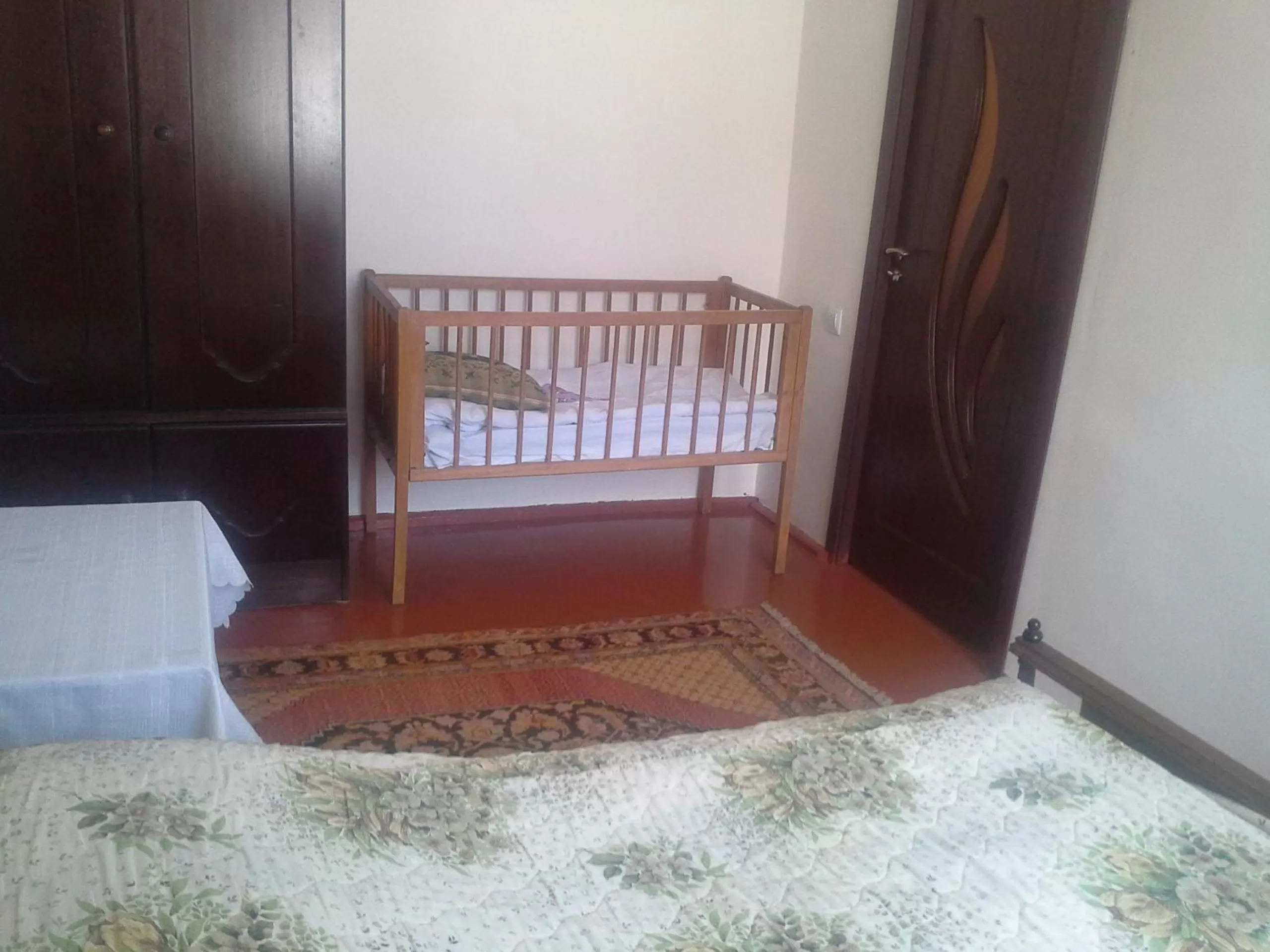 cot in Spandaryan House