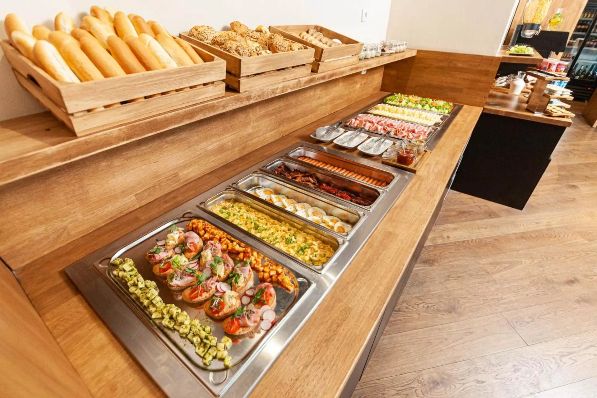 Restaurant/places to eat in Hotel Kras