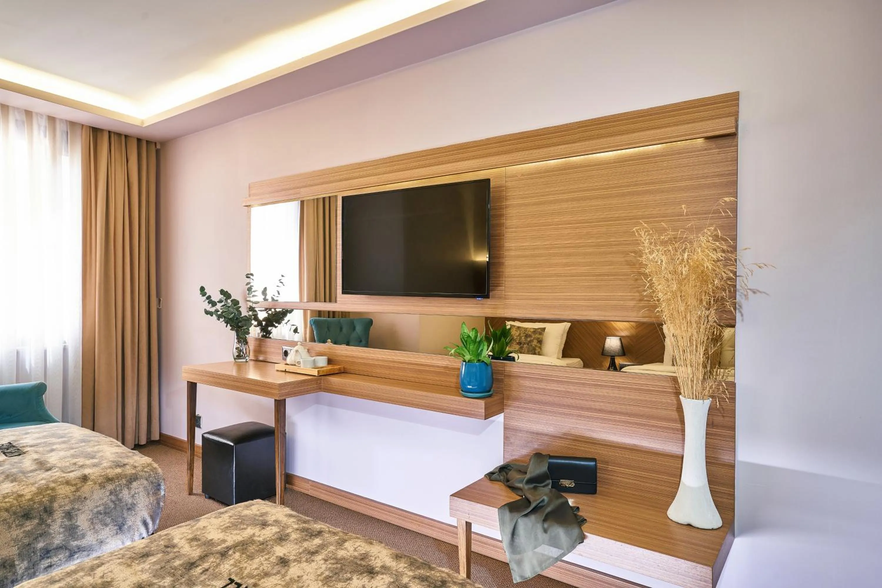 Photo of the whole room, Bed in Atro Hotel