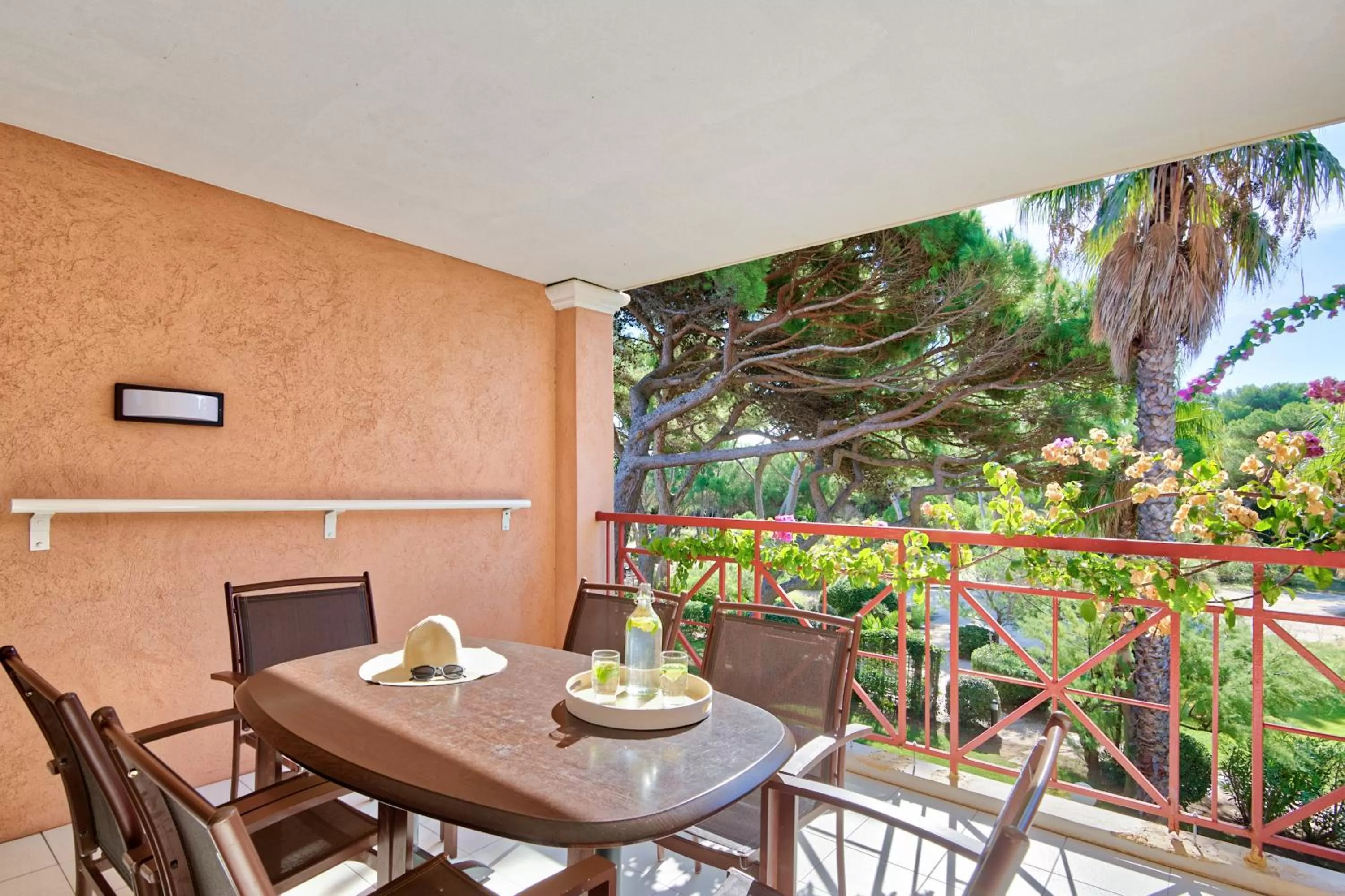 Patio in Résidence Pierre & Vacances La Pinède