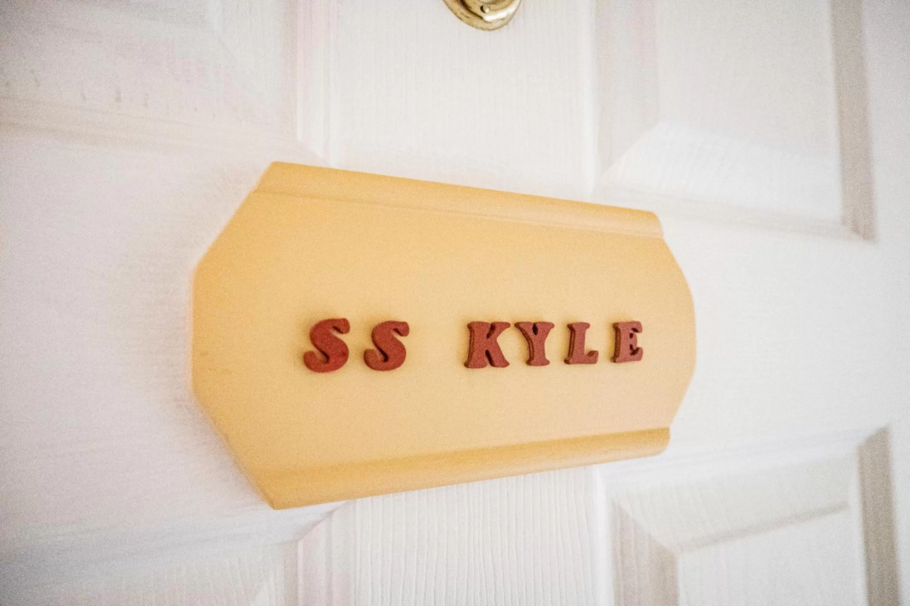 Logo/Certificate/Sign in Belle View Manor Inn