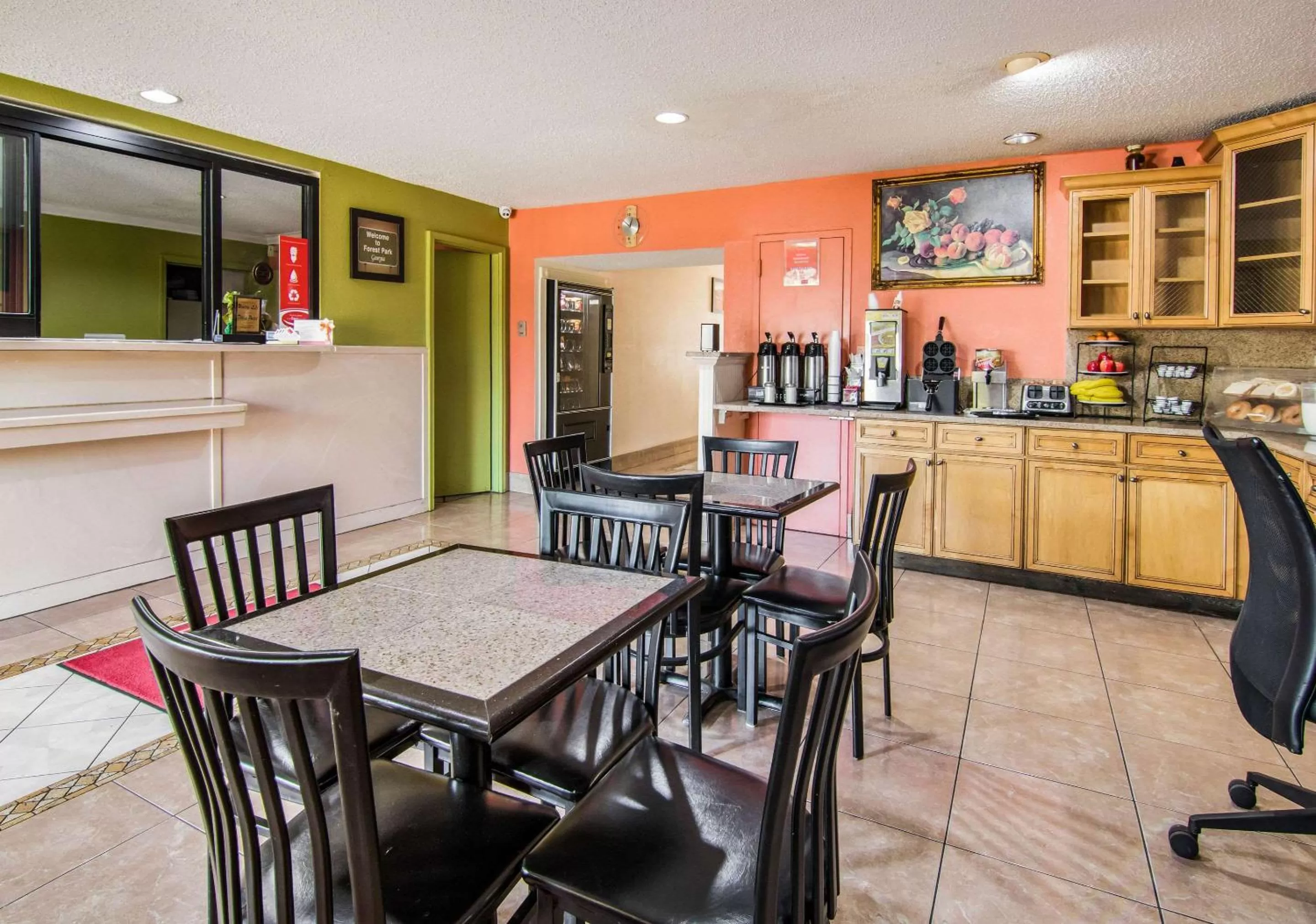 Restaurant/places to eat in Econo Lodge Atlanta Airport East