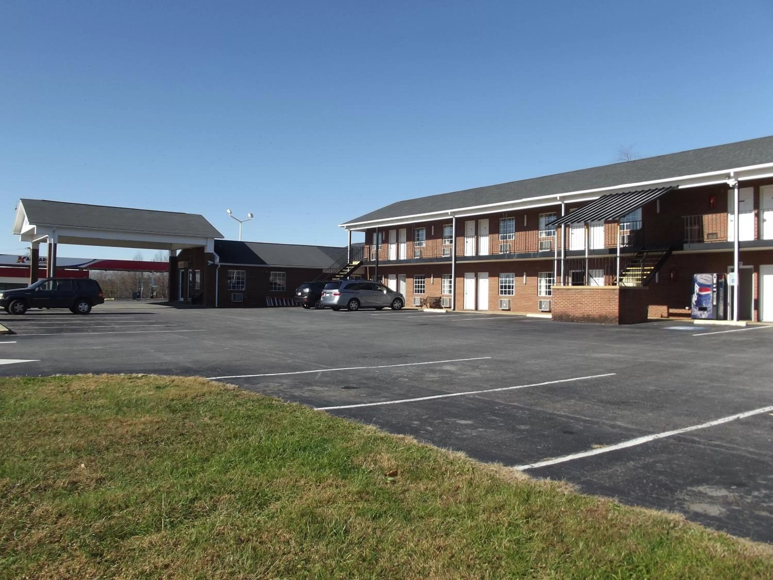 Property building in Surry Inn - Dobson - I-77 - Exit 93