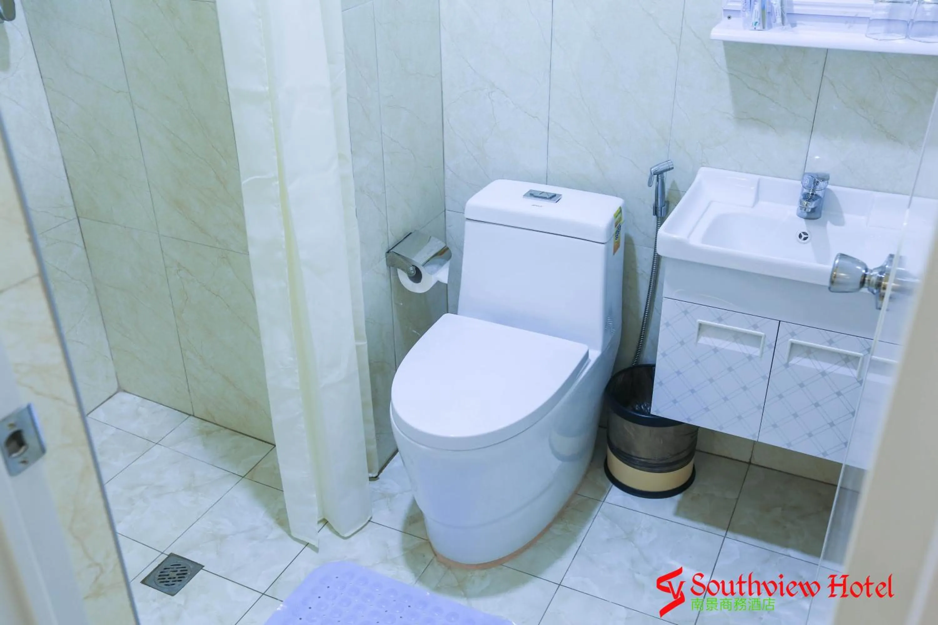 Toilet in Southview Hotel