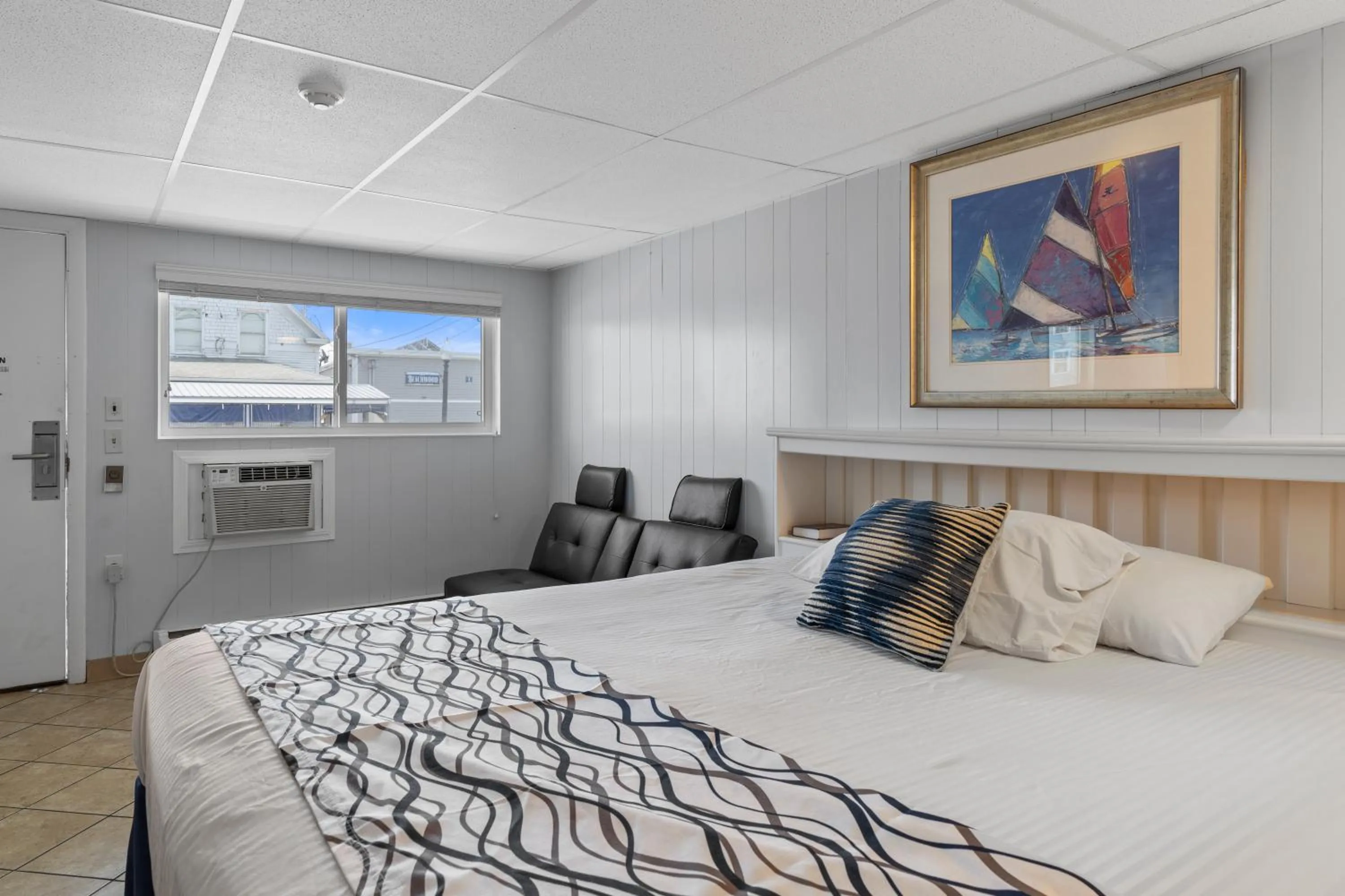 Bed in Mt Royal Motel