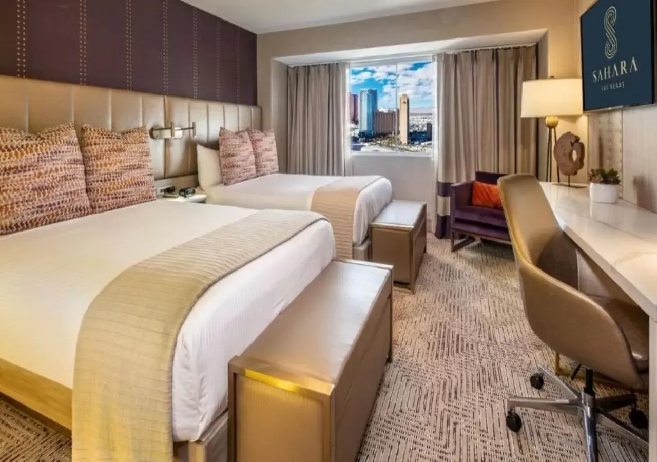 Marra Style Queens Downtown View in SAHARA Las Vegas Marra Style Queens Downtown View in SAHARA Las Vegas