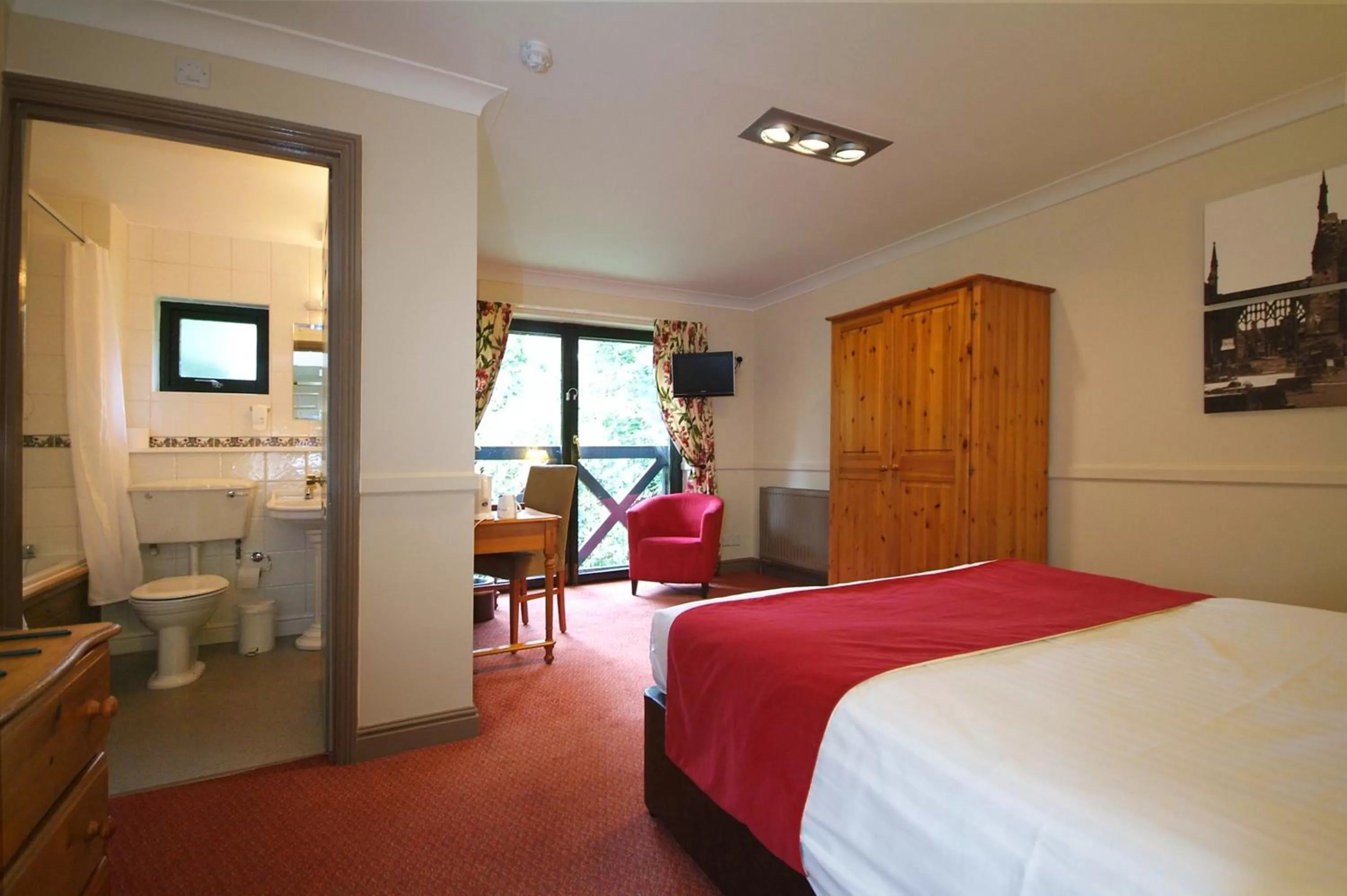 Photo of the whole room, Bed in Old Mill by Chef & Brewer Collection