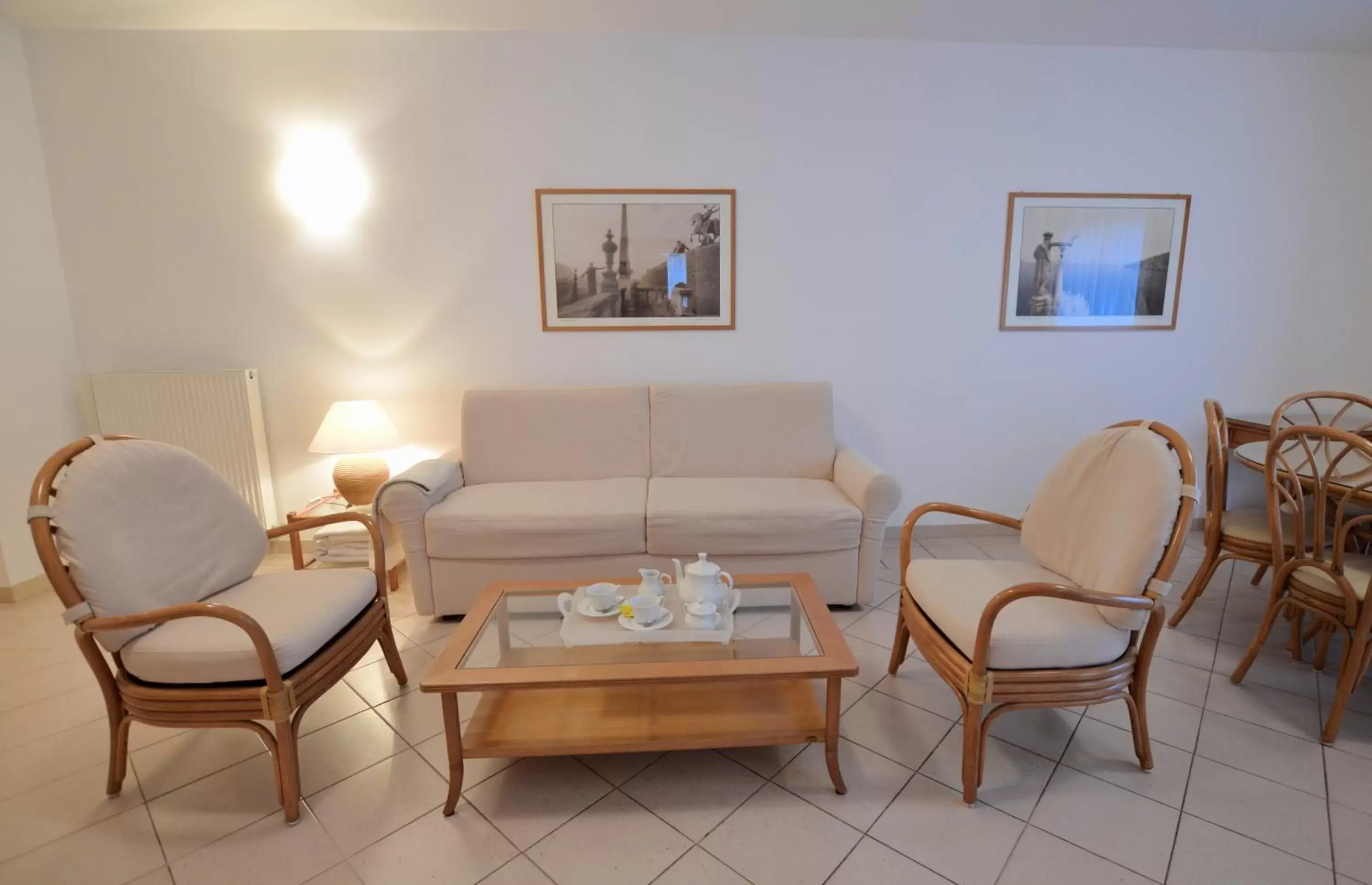 Superior Three-Bedroom Apartment with 2 Bathrooms in Residence Alle Palme Superior Three-Bedroom Apartment with 2 Bathrooms in Residence Alle Palme