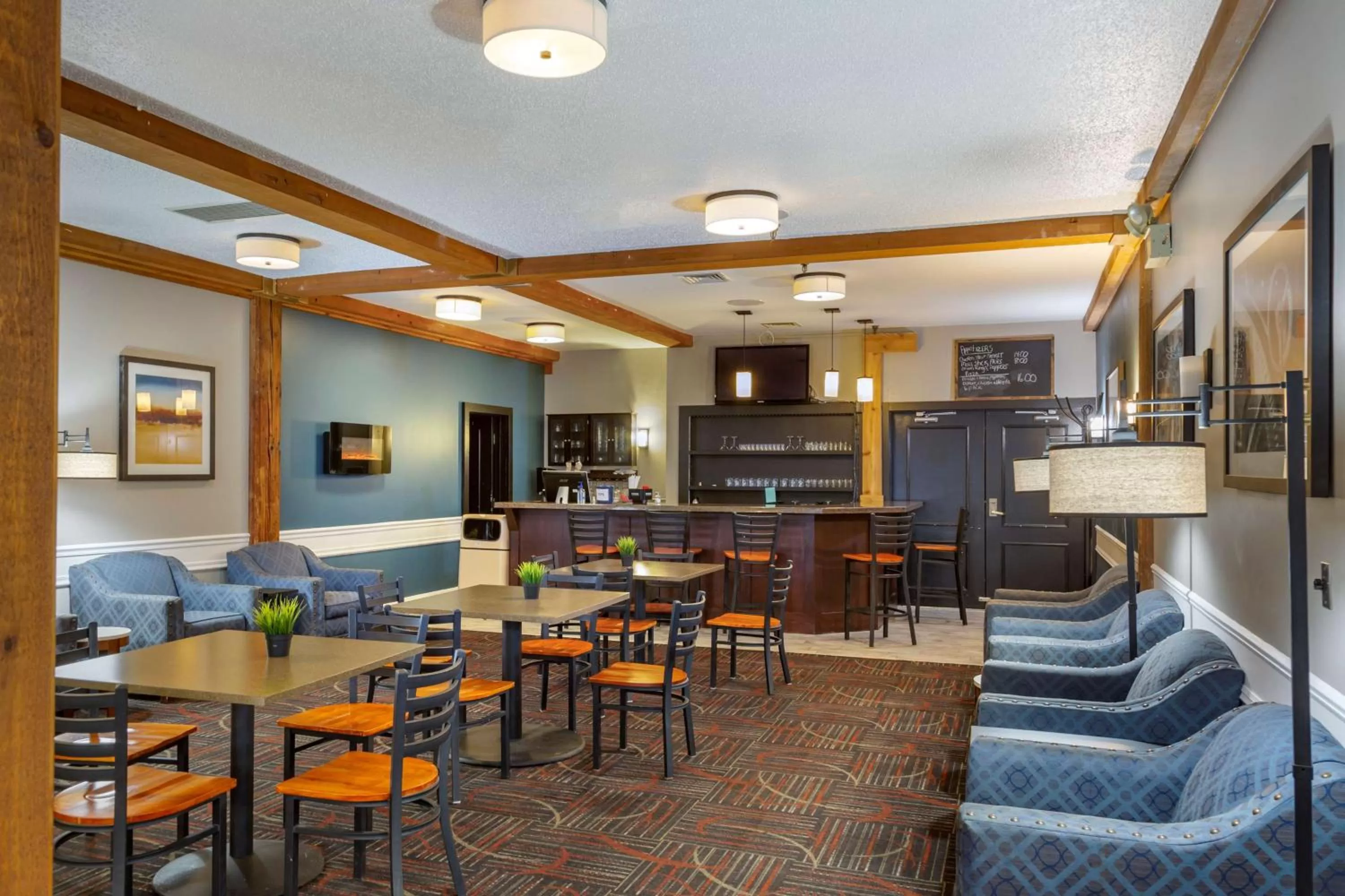 Lounge or bar in Best Western Plus Como Park Hotel