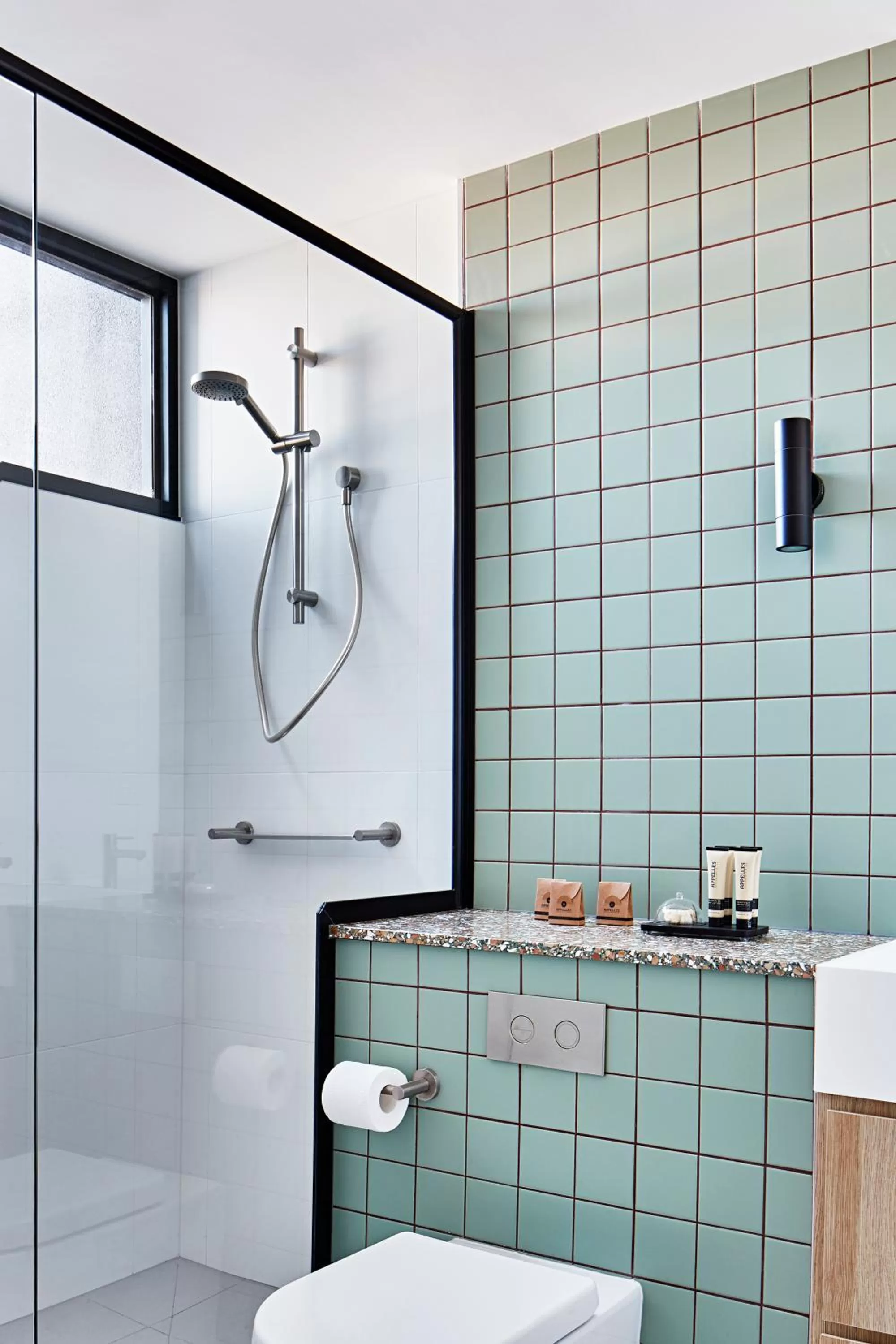 Shower in Lanbruk Richmond Hill