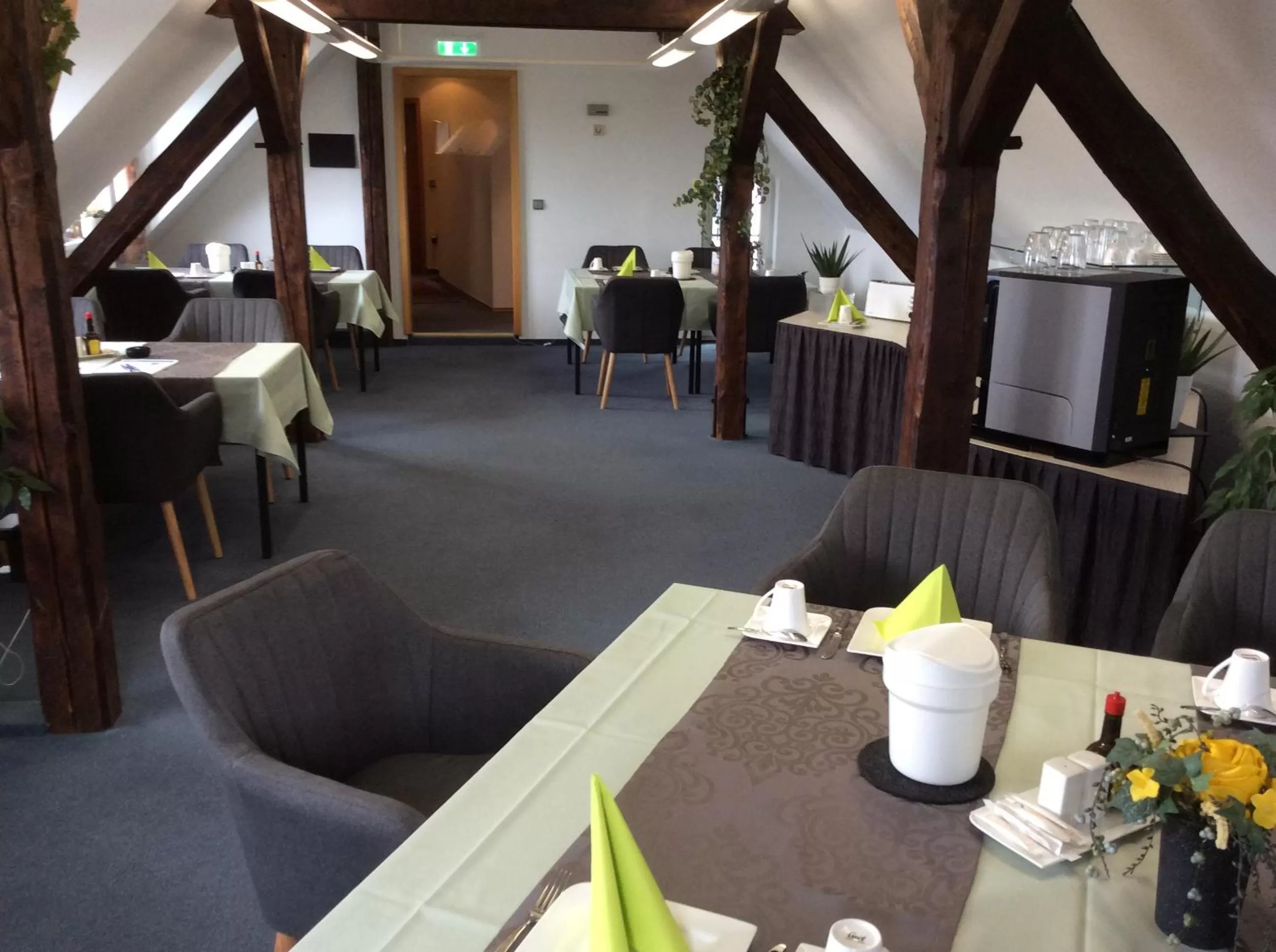 Restaurant/places to eat in Hotel am Maibaum