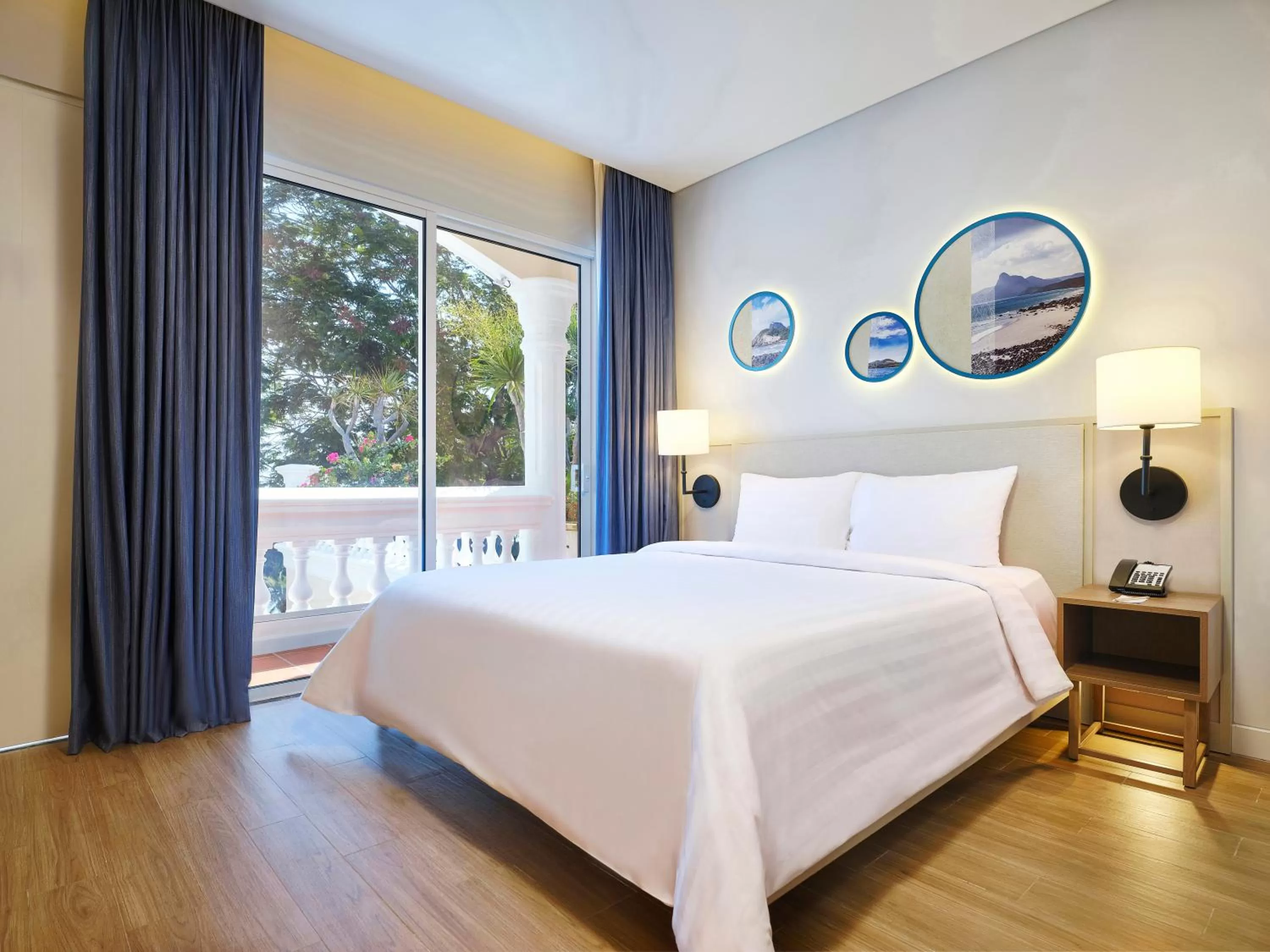 Photo of the whole room, Bed in Mercure Vung Tau Resort