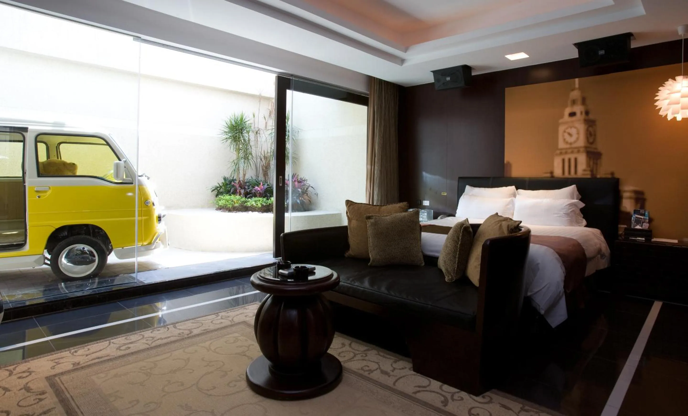 Photo of the whole room, Bed in Yes Motel