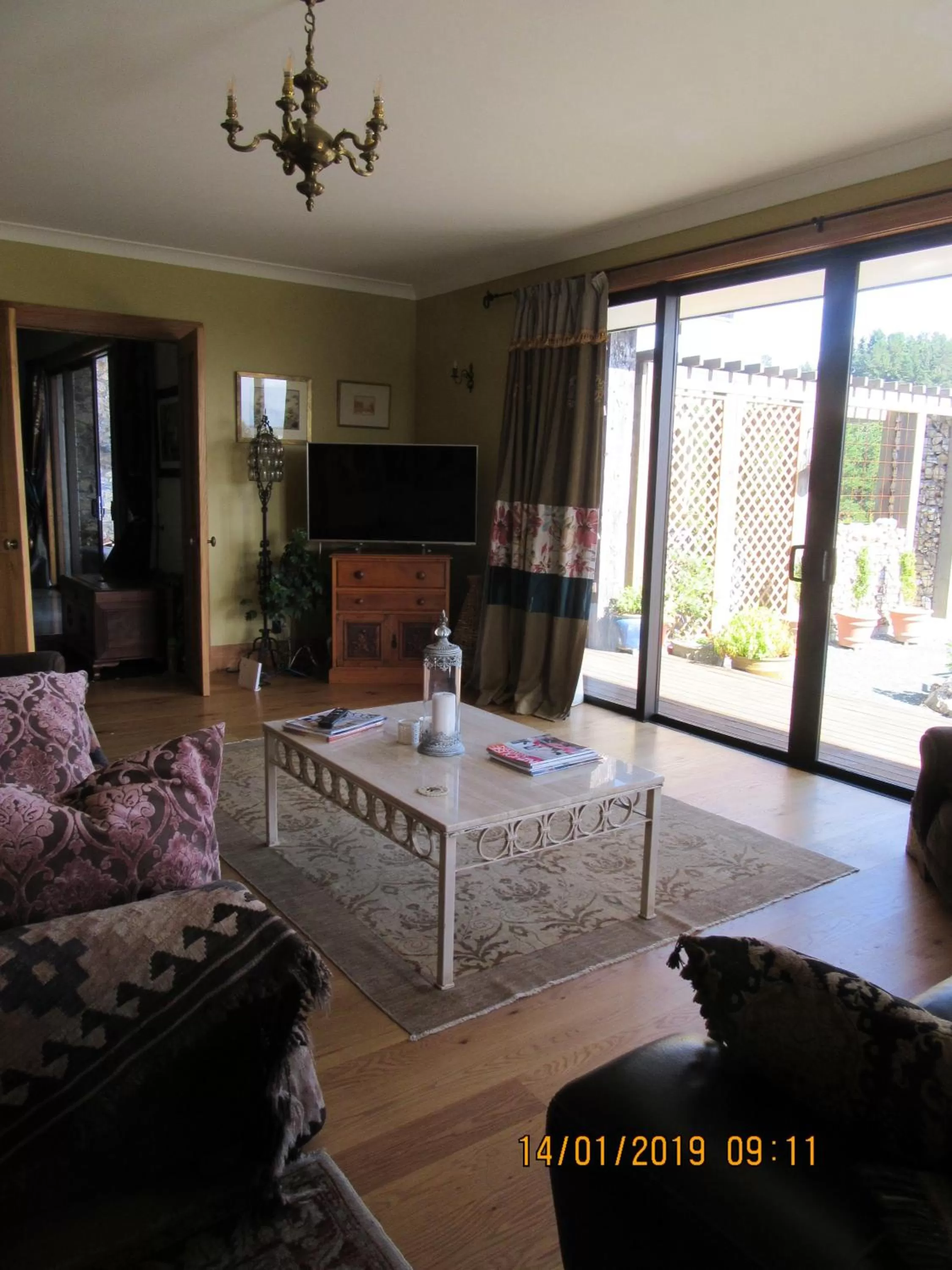 Living room in Redwood Valley B & B
