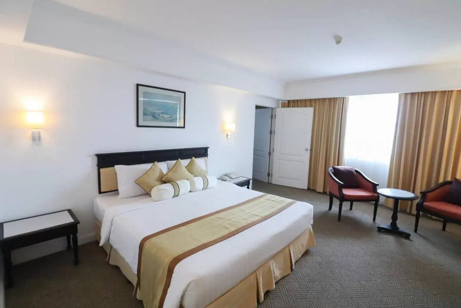 One-Bedroom Suite in Hua Hin Grand Hotel and Plaza - SHA Extra Plus One-Bedroom Suite in Hua Hin Grand Hotel and Plaza - SHA Extra Plus