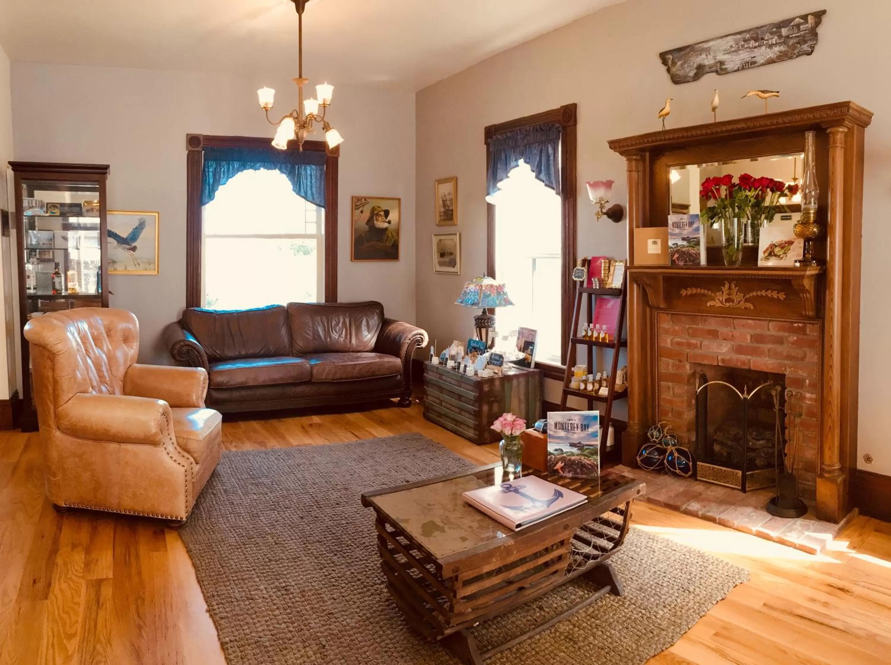 Lobby or reception in Captain's Inn at Moss Landing