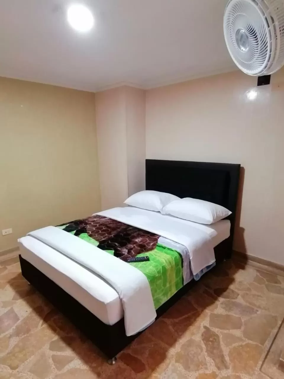 Bedroom, Bed in HOTEL GOLDEN SUITE