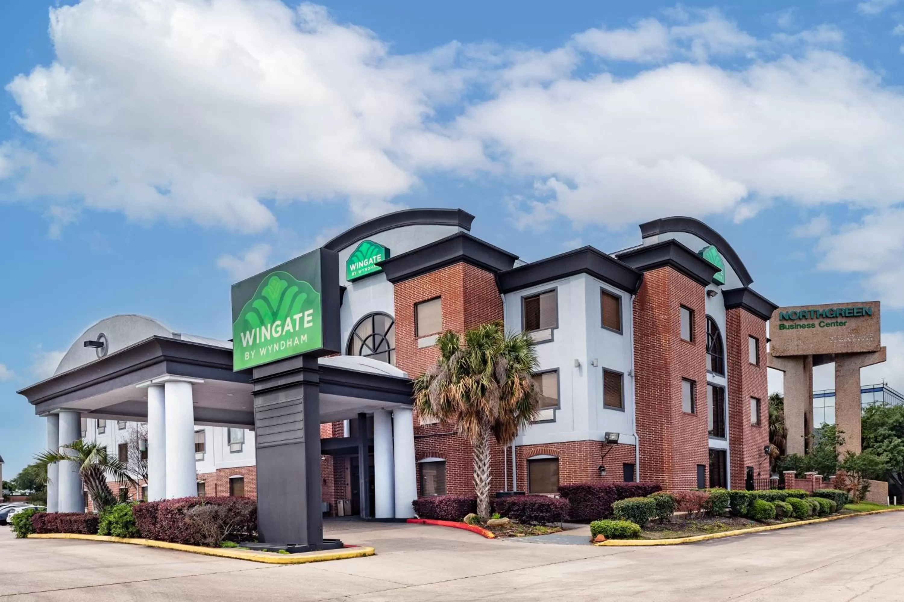 Property building in Wingate by Wyndham Houston Bush Intercontinental Airport