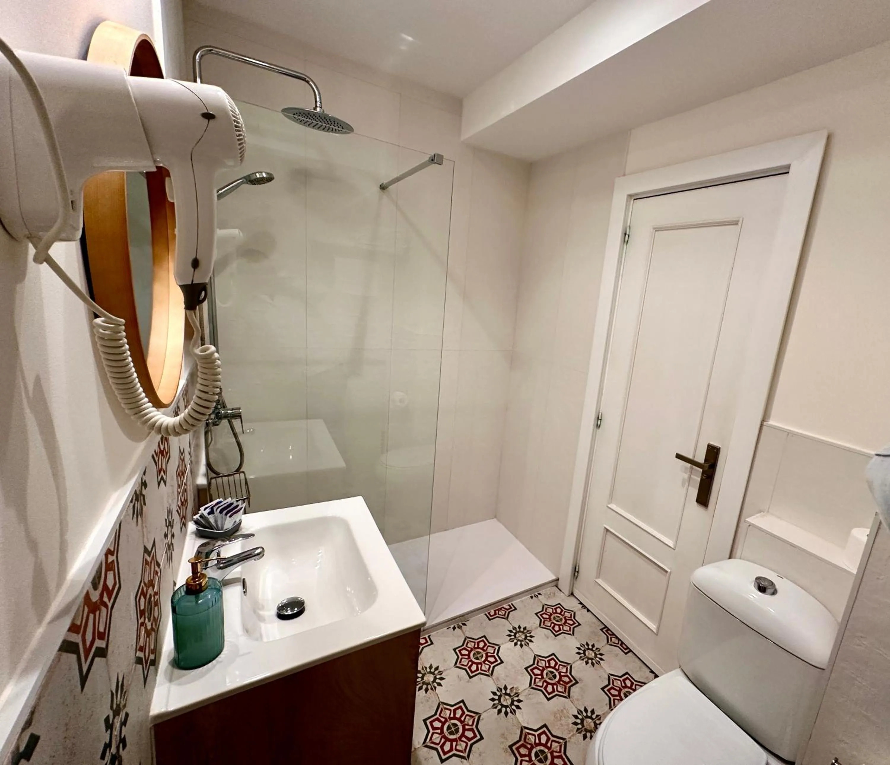 Bathroom in Far Home Gran Vía